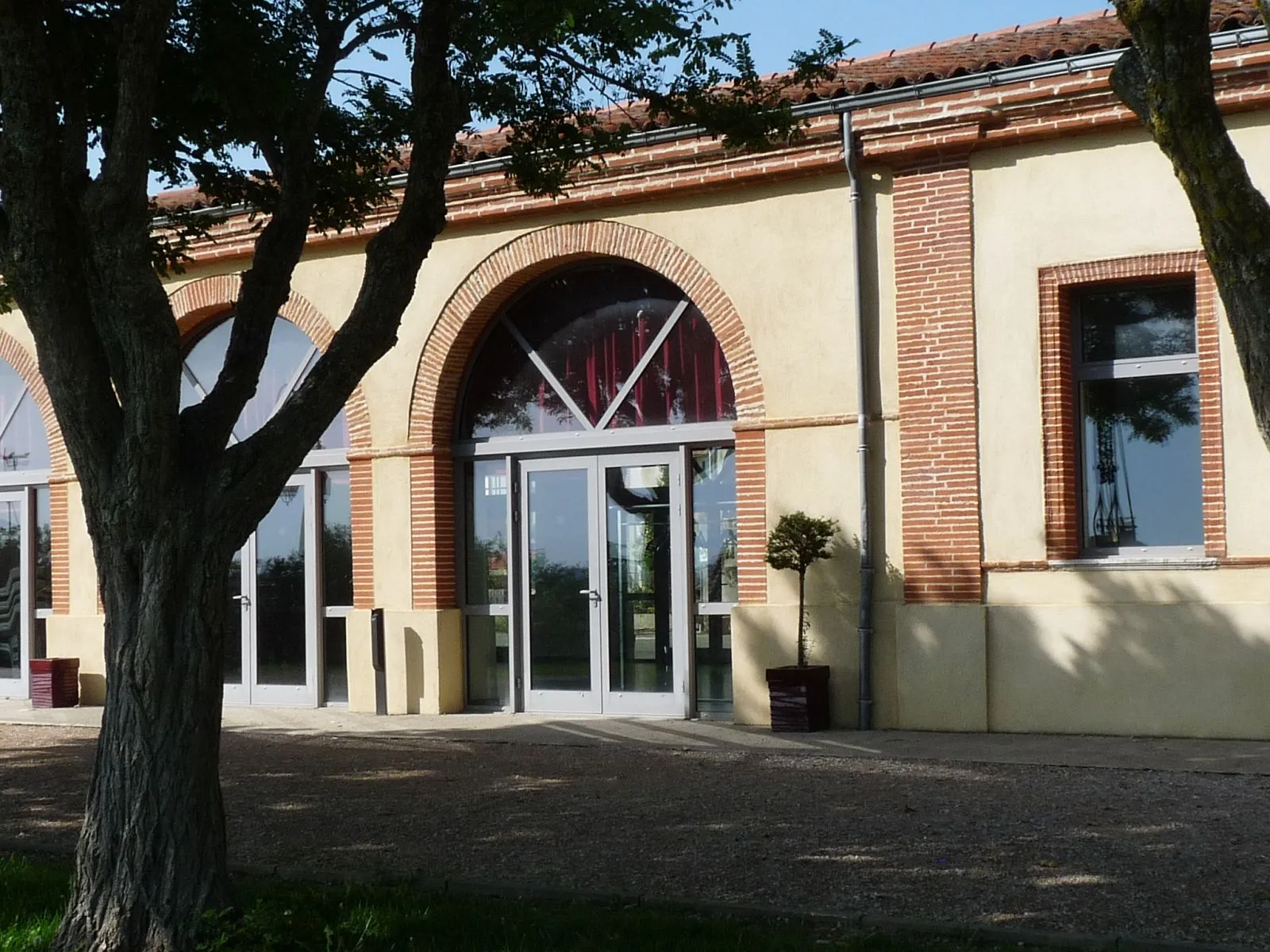 Photo showing: Salle des fêtes, Montgaillard-Lauragais, Haute-Garonne, France