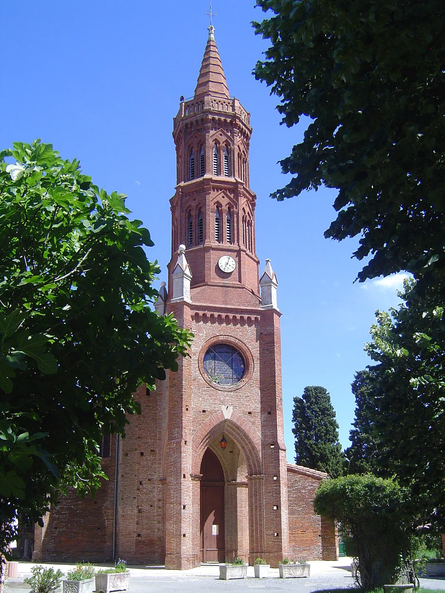 Photo showing: Vue de l'église de Montbrun-Lauragais.