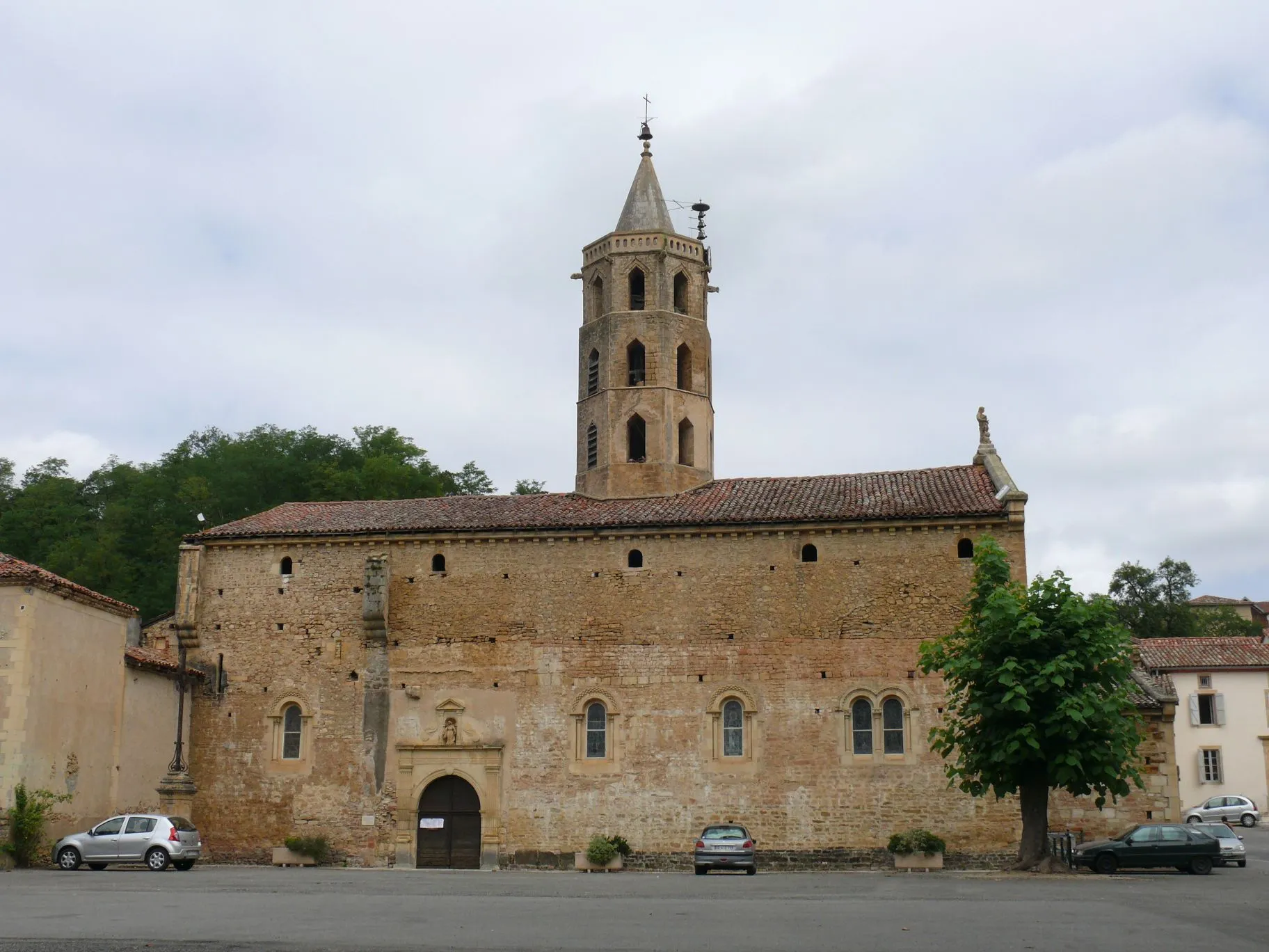 Photo showing: Our Lady's church of Aulon (Haute-Garonne, Midi-Pyrénées, France).