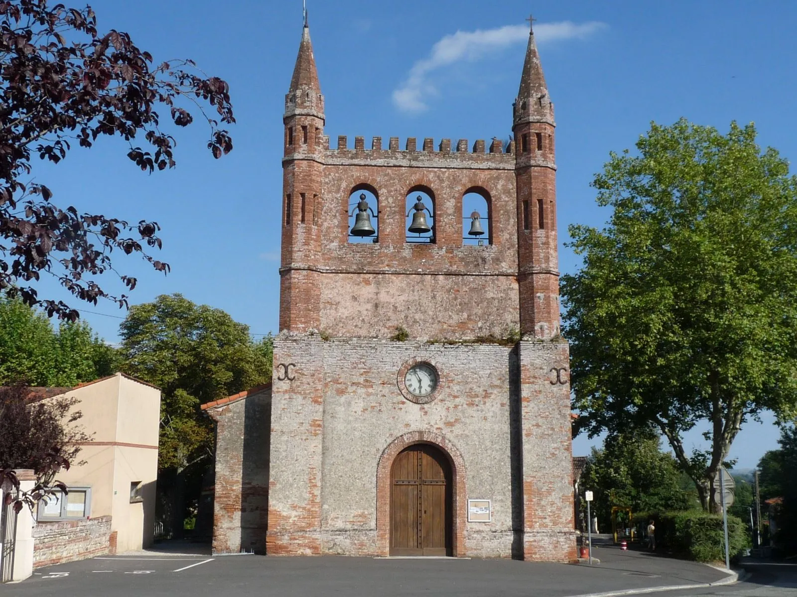 Photo showing: Eglise de Noueilles, Haute-Garonne, France