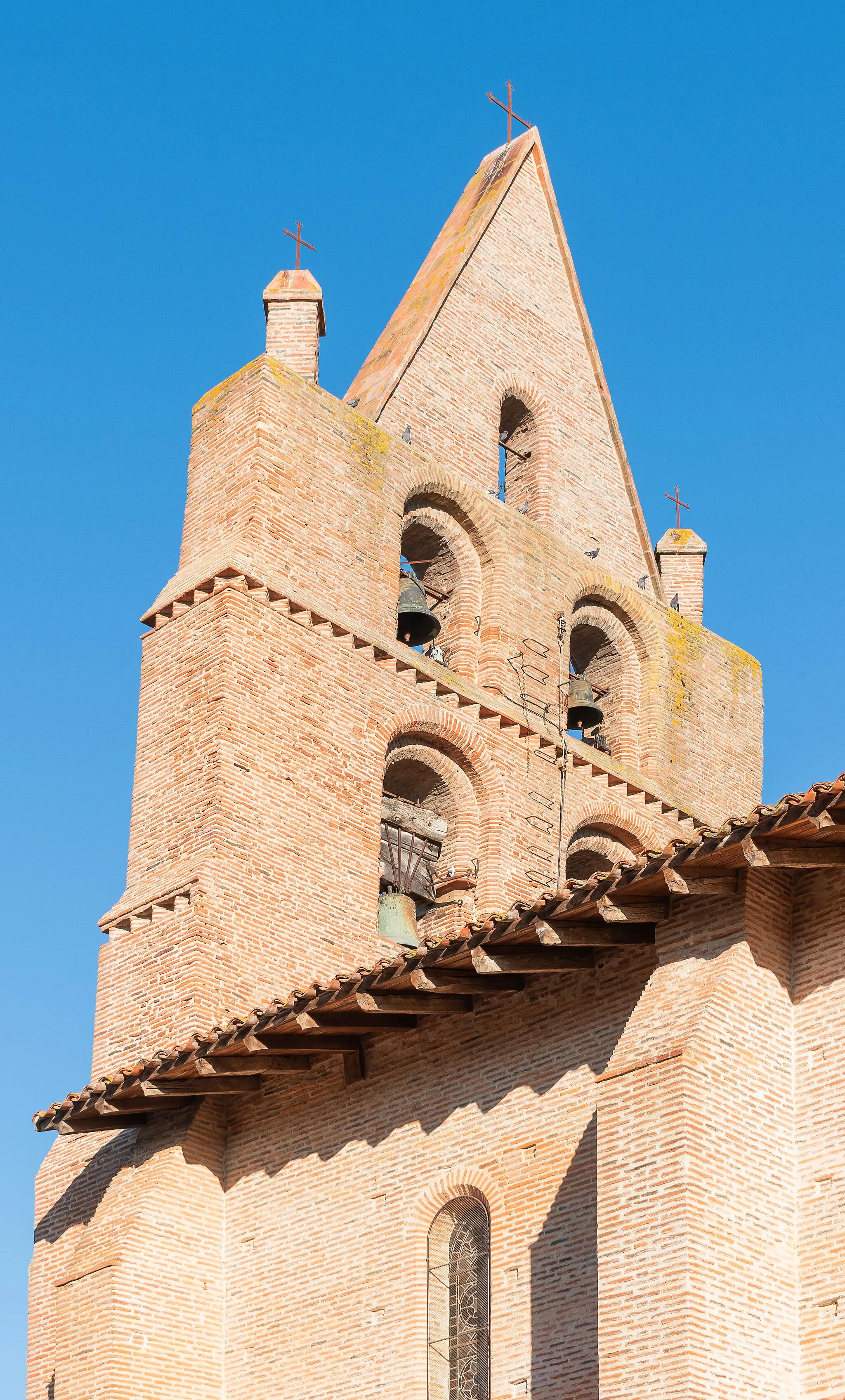Photo showing: Bell tower of the Saint Germain church in Sabonnères, Haute-Garonne, France