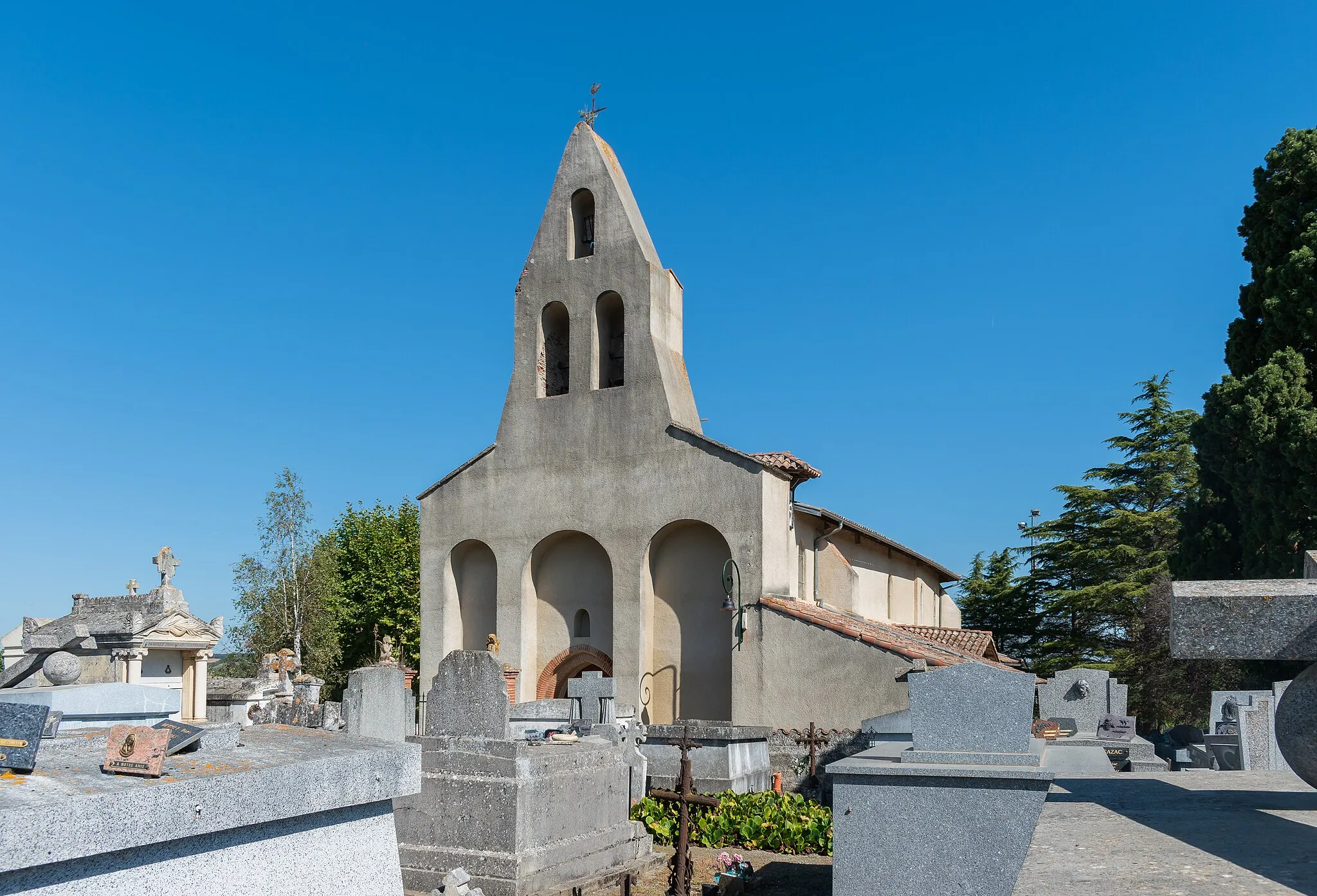 Photo showing: Saint Peter in chains church in in Pouy-de-Touges, Haute-Garonne, France