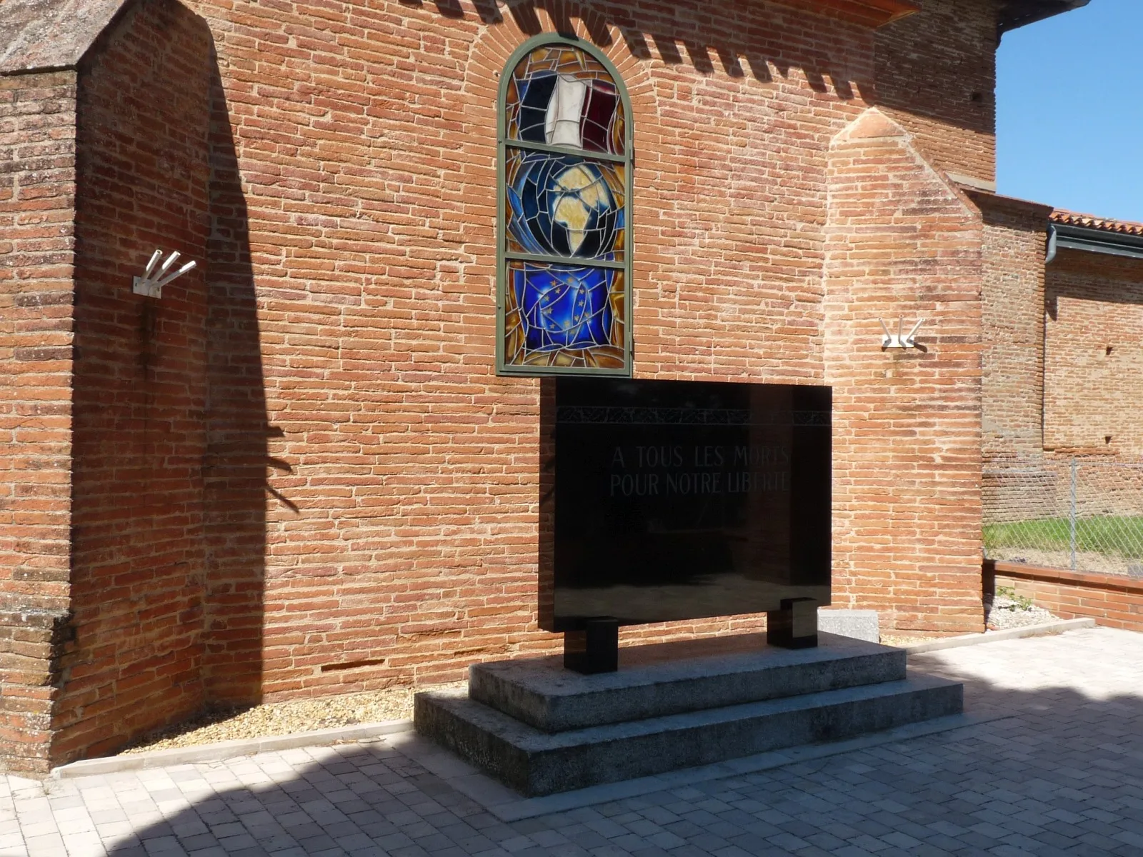 Photo showing: Monument aux morts, Préserville, Haute-Garonne, France