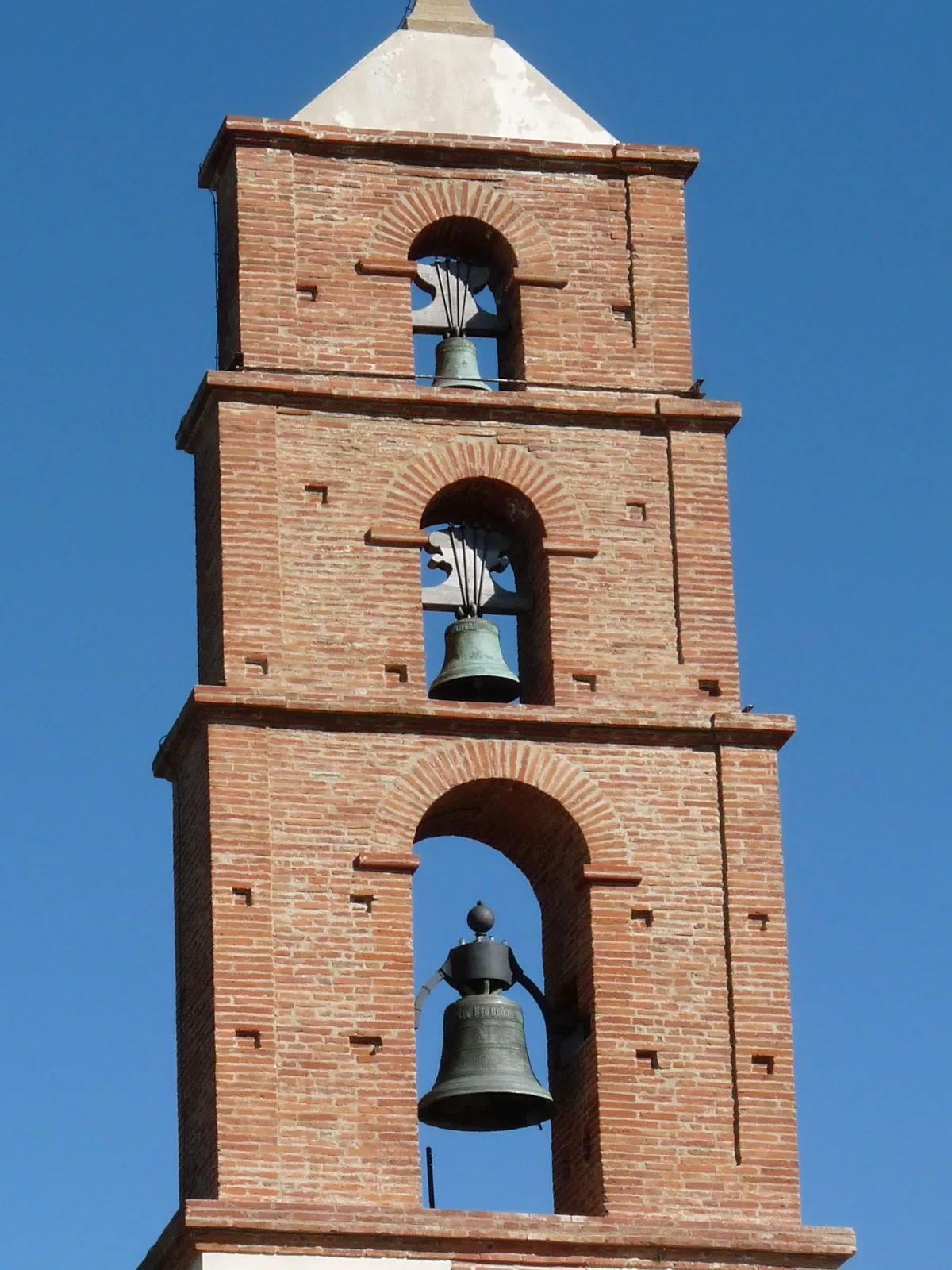 Photo showing: Clocher de l'église de St-Pierre-de-Lages, Haute-Garonne, France