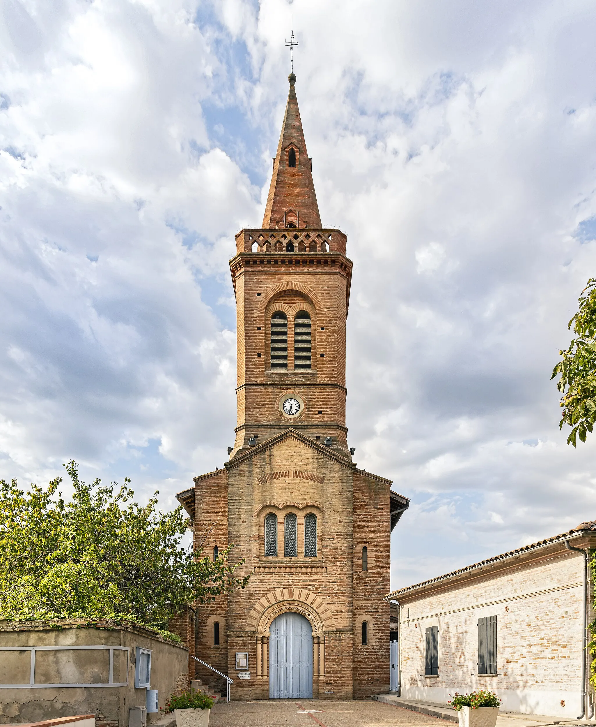 Photo showing: Saint-Loup-Cammas - The church of Saint Loup - Facade