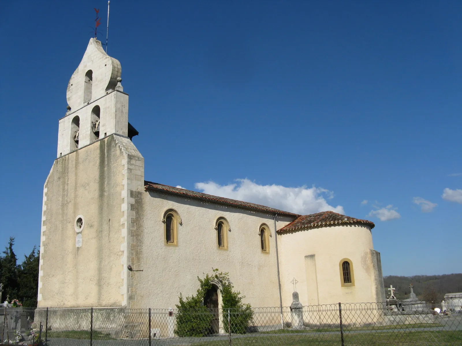 Photo showing: Vue extérieure de l'église de His (Haute-Garonne, France).