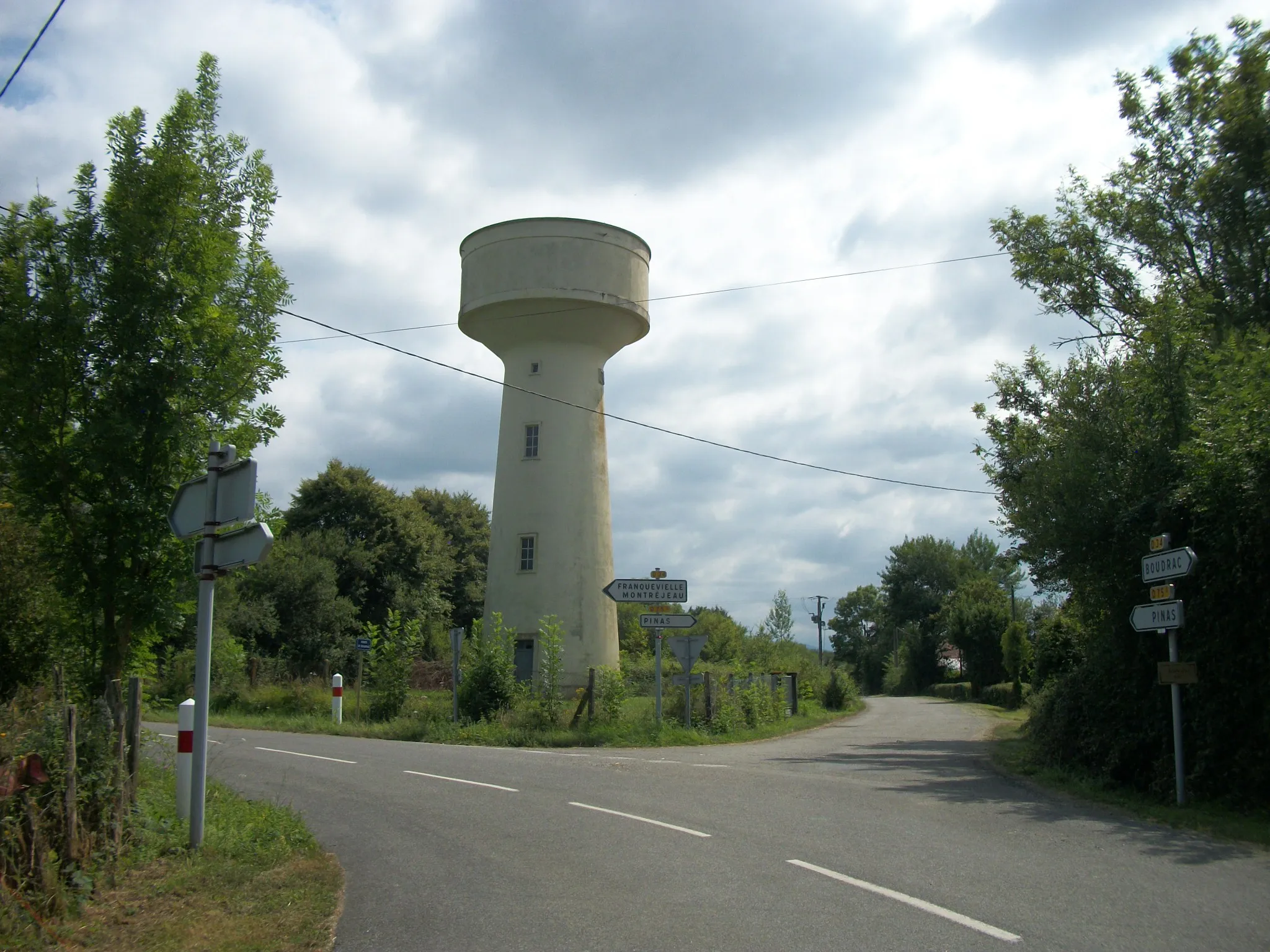 Photo showing: Château d'eau de Sédeilhac au lieudit Doucinat