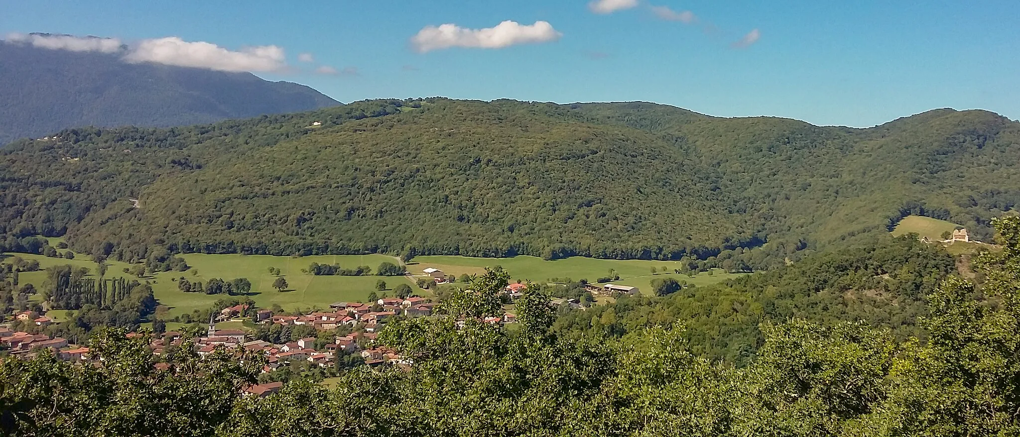 Photo showing: Izaut-de-l'Hôtel, Haute-Garonne, France (Northeast exposure)