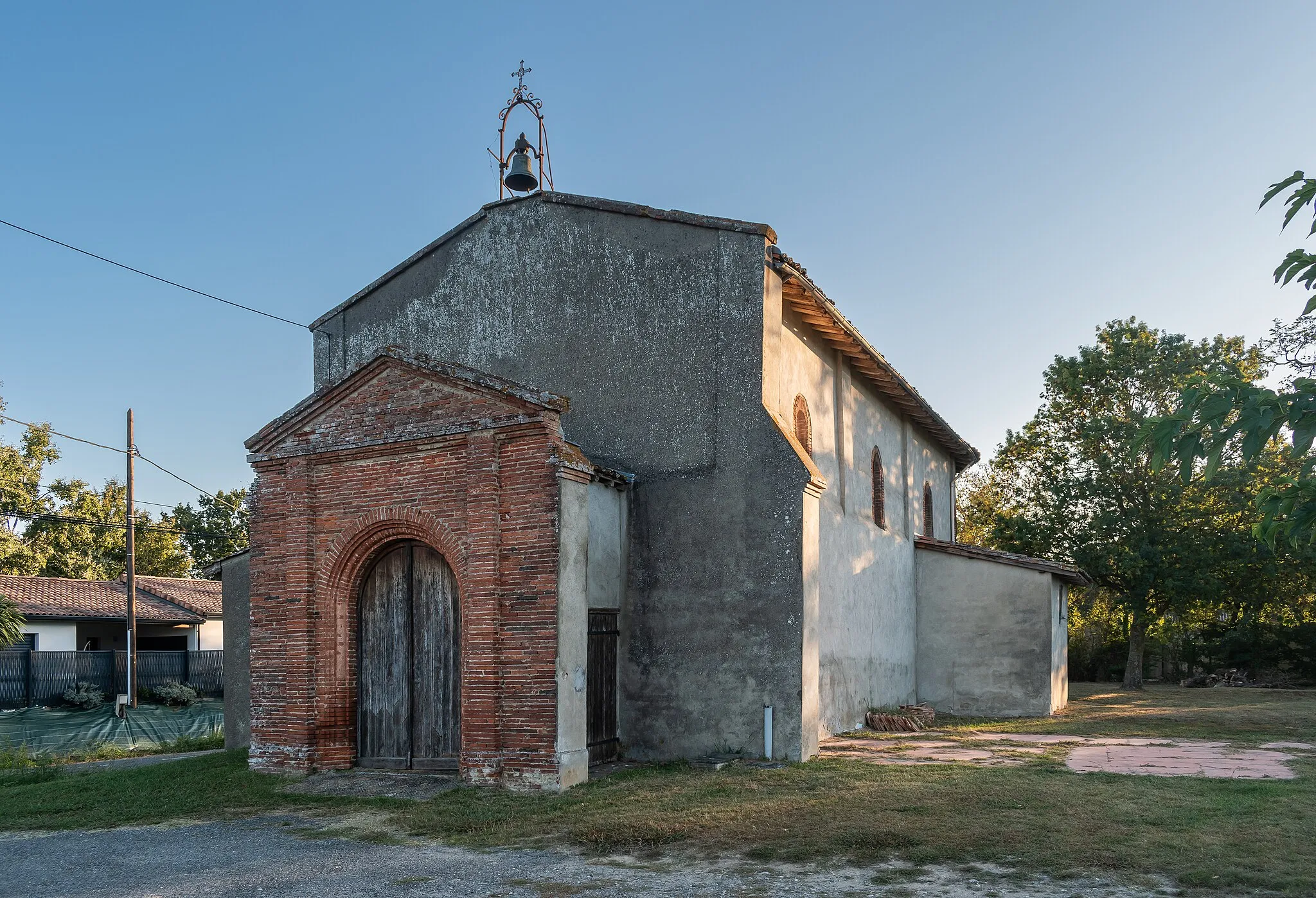 Photo showing: Chapel in Parayré, commune of Sainte-Foy-de-Peyrolières, Haute-Garonne, France