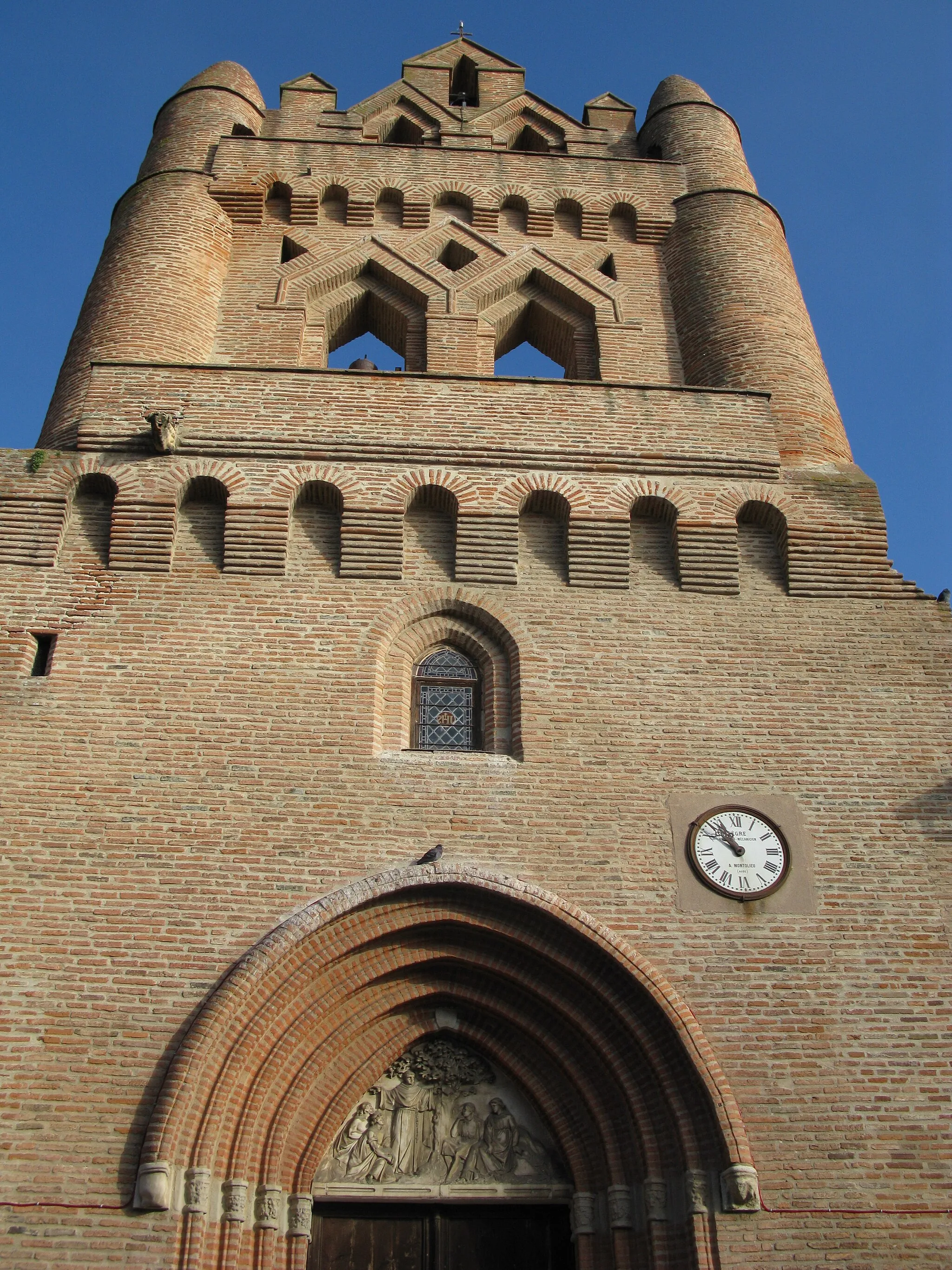 Photo showing: Façade de l'église de Villenouvelle