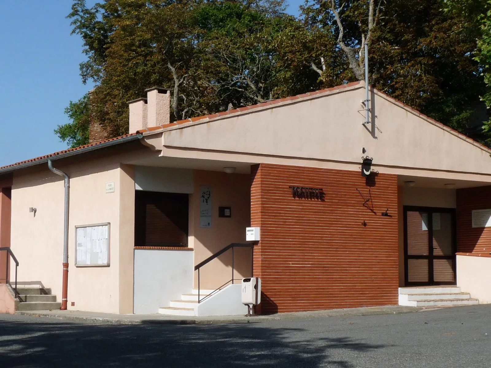 Photo showing: Mairie de Vallègue, Haute-Garonne, France