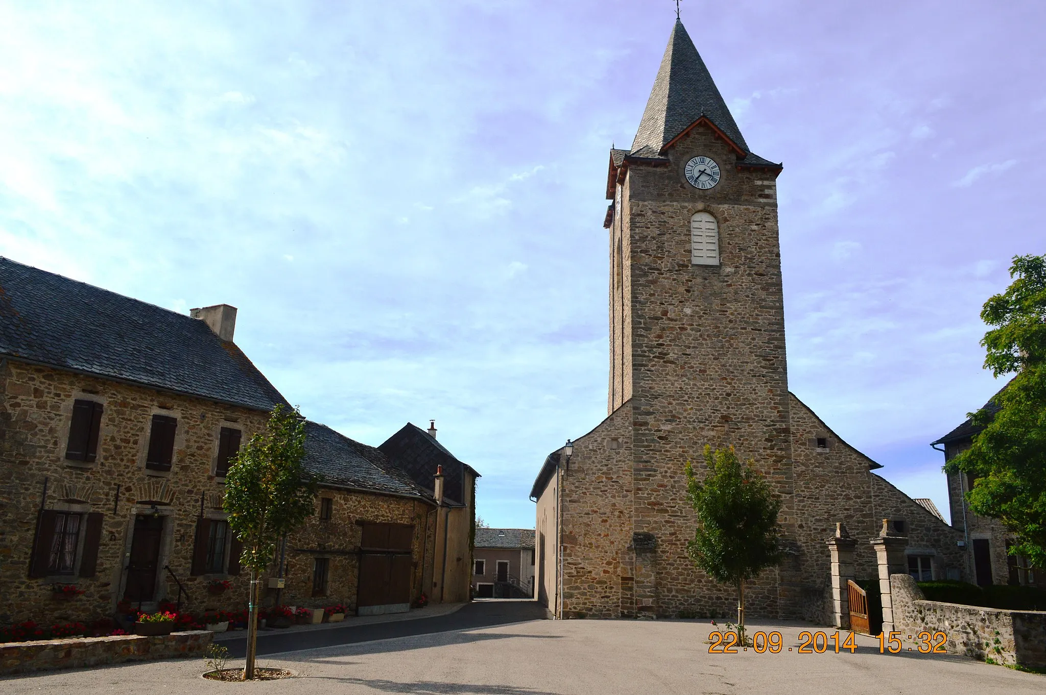 Photo showing: The Church of Saint-Léonard of Auriac