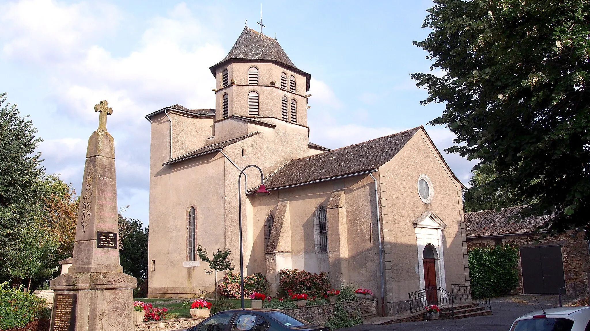 Photo showing: Camboulazet (Occitanie, France). L'église Saint-Amans.