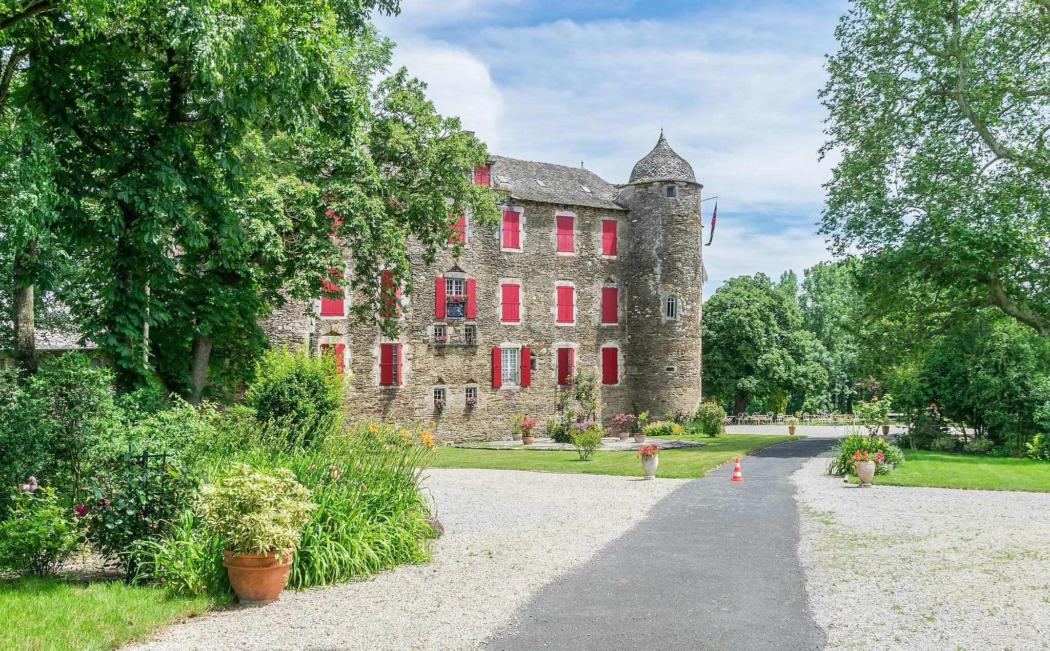 Photo showing: This building is indexed in the base Mérimée, a database of architectural heritage maintained by the French Ministry of Culture, under the reference PA00093985 .