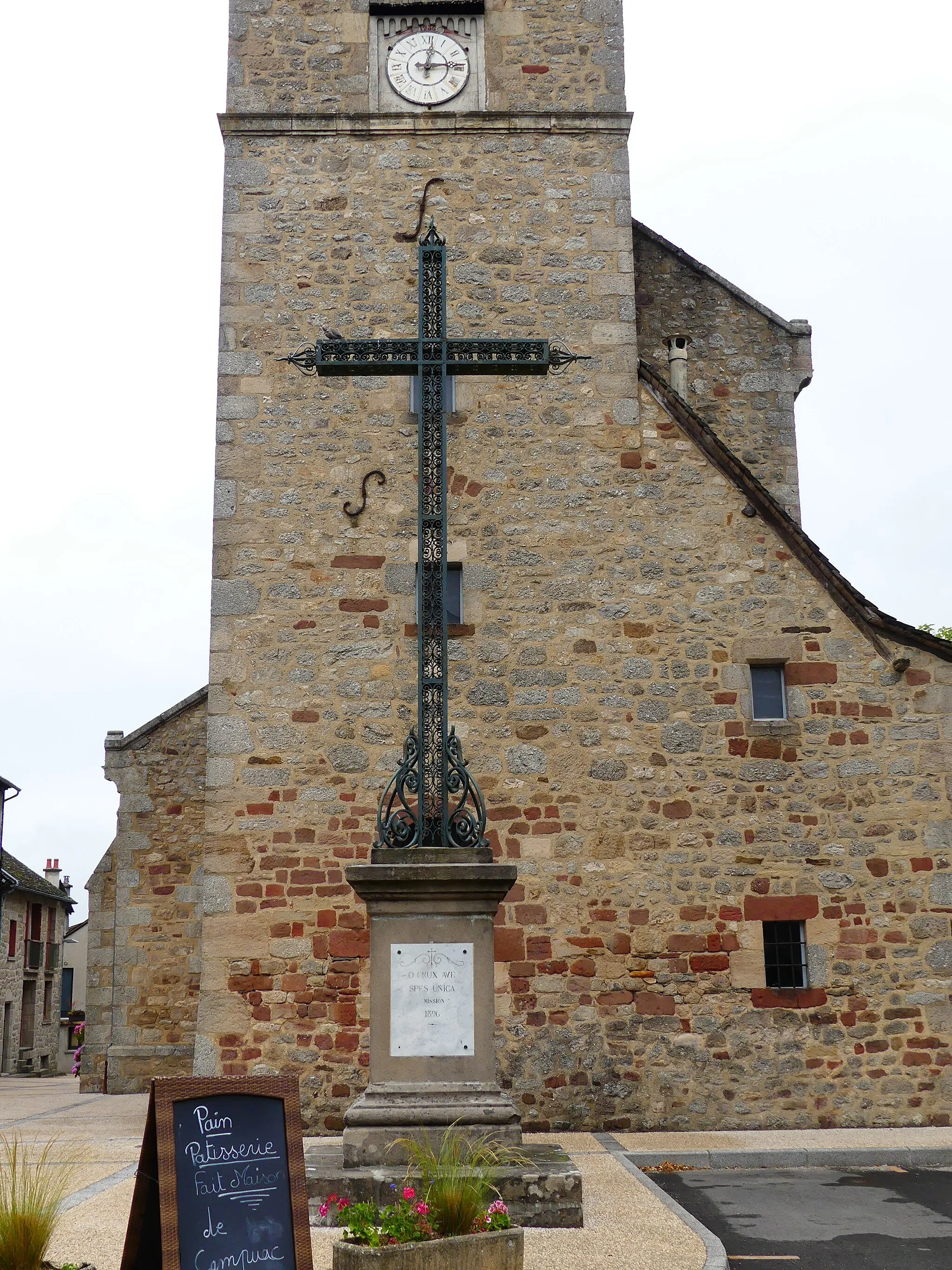 Photo showing: Croix de mission de 1896, Campuac, Aveyron, France.