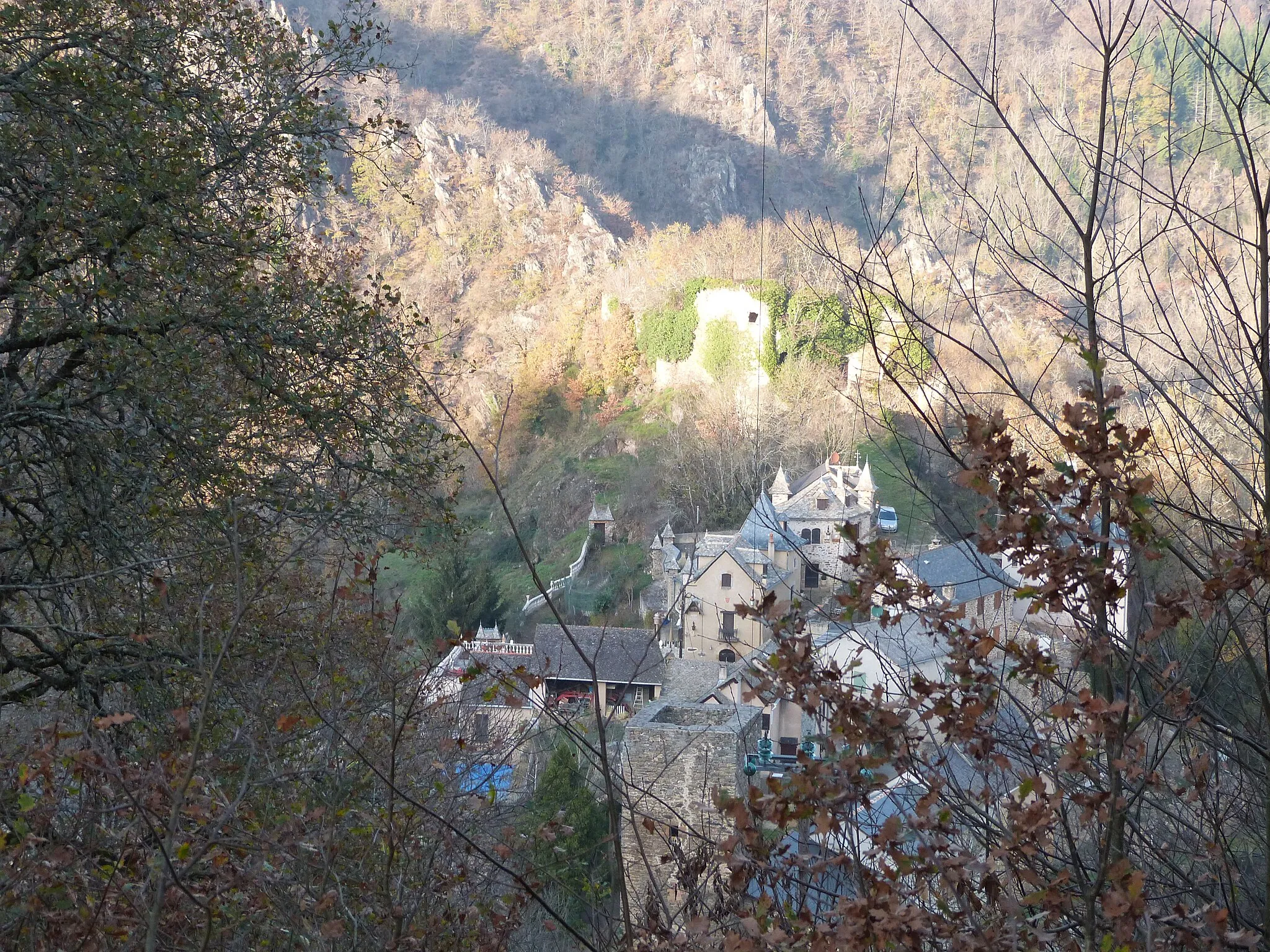 Photo showing: Vue générale du village de Castelmary (Aveyron)