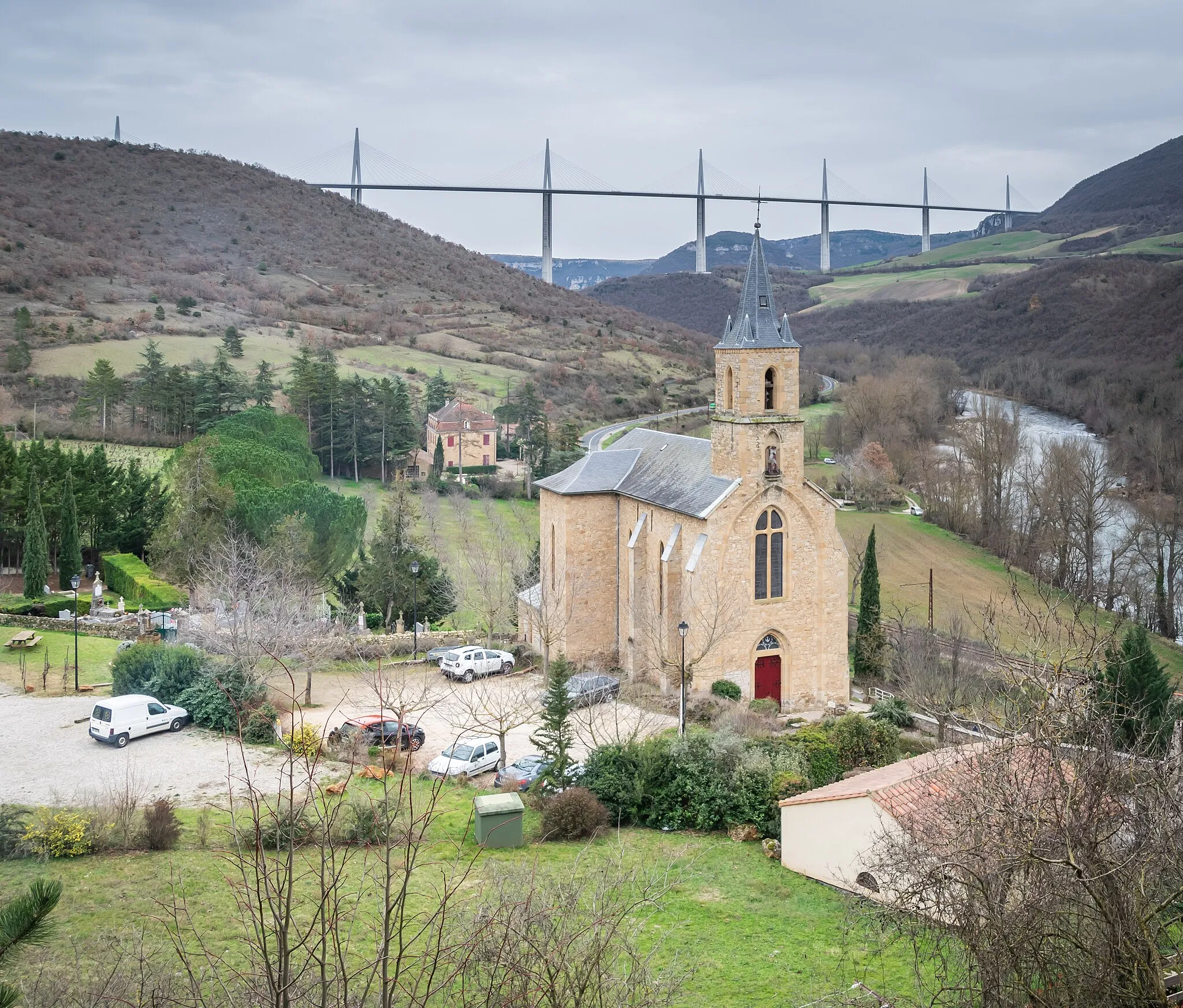 Photo showing: Saint Christopher church in Peyre in commune of Comprégnac, Aveyron, France