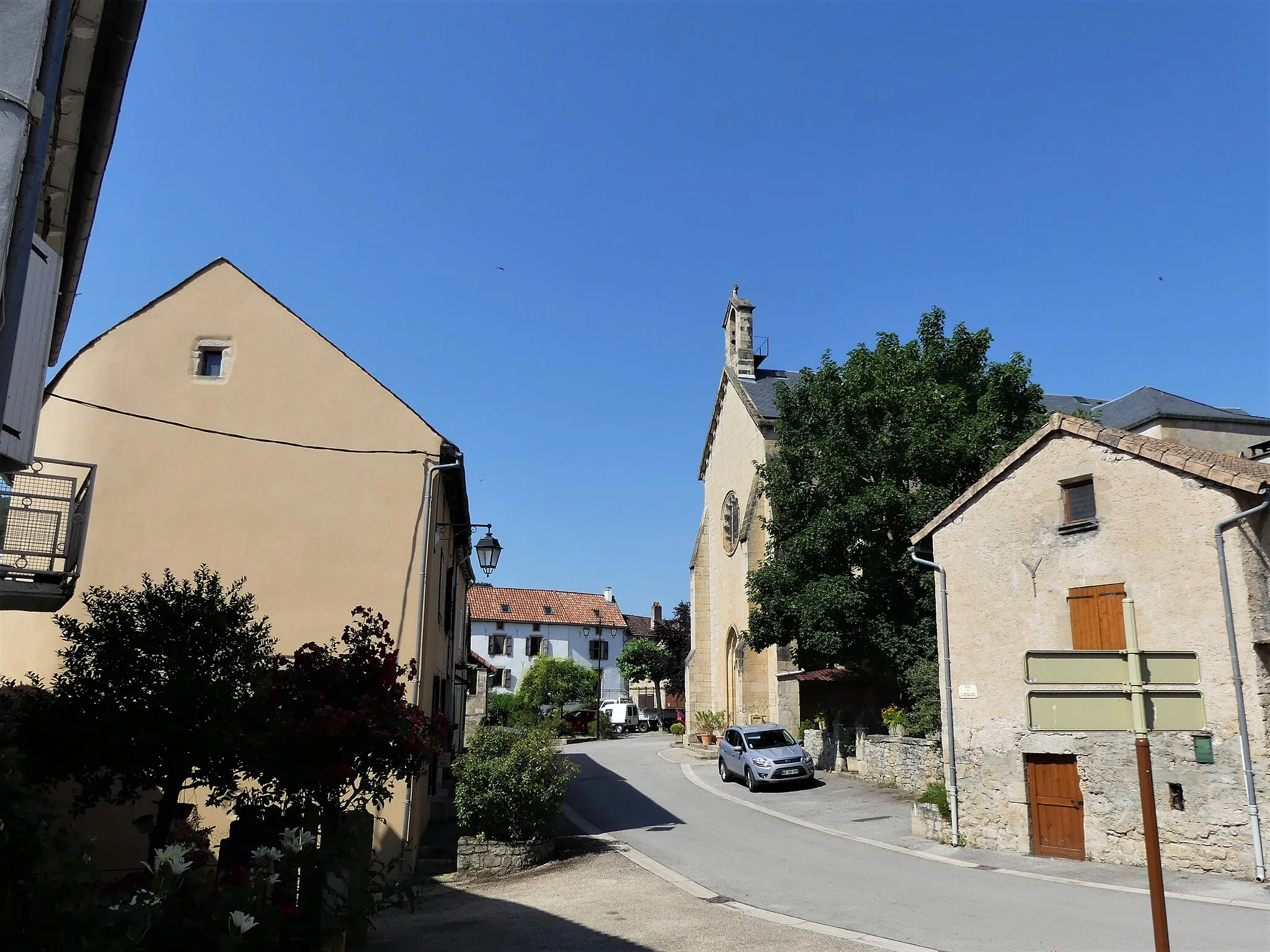 Photo showing: Le bourg de Comprégnac, Aveyron, France.