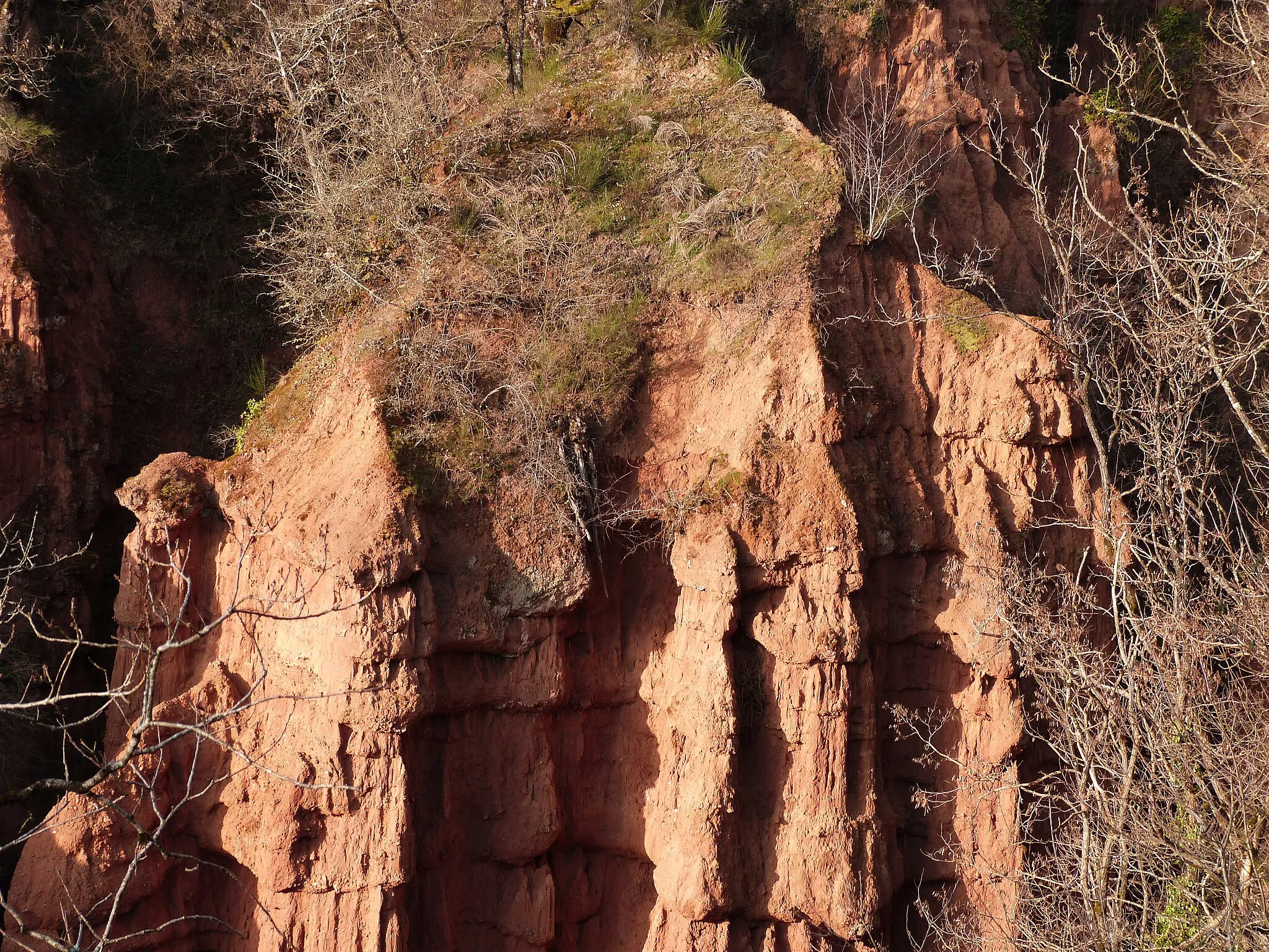 Photo showing: Les igues de Rouffiès et du Py sculptent la nature pour former ici une succession de cheminées de fées