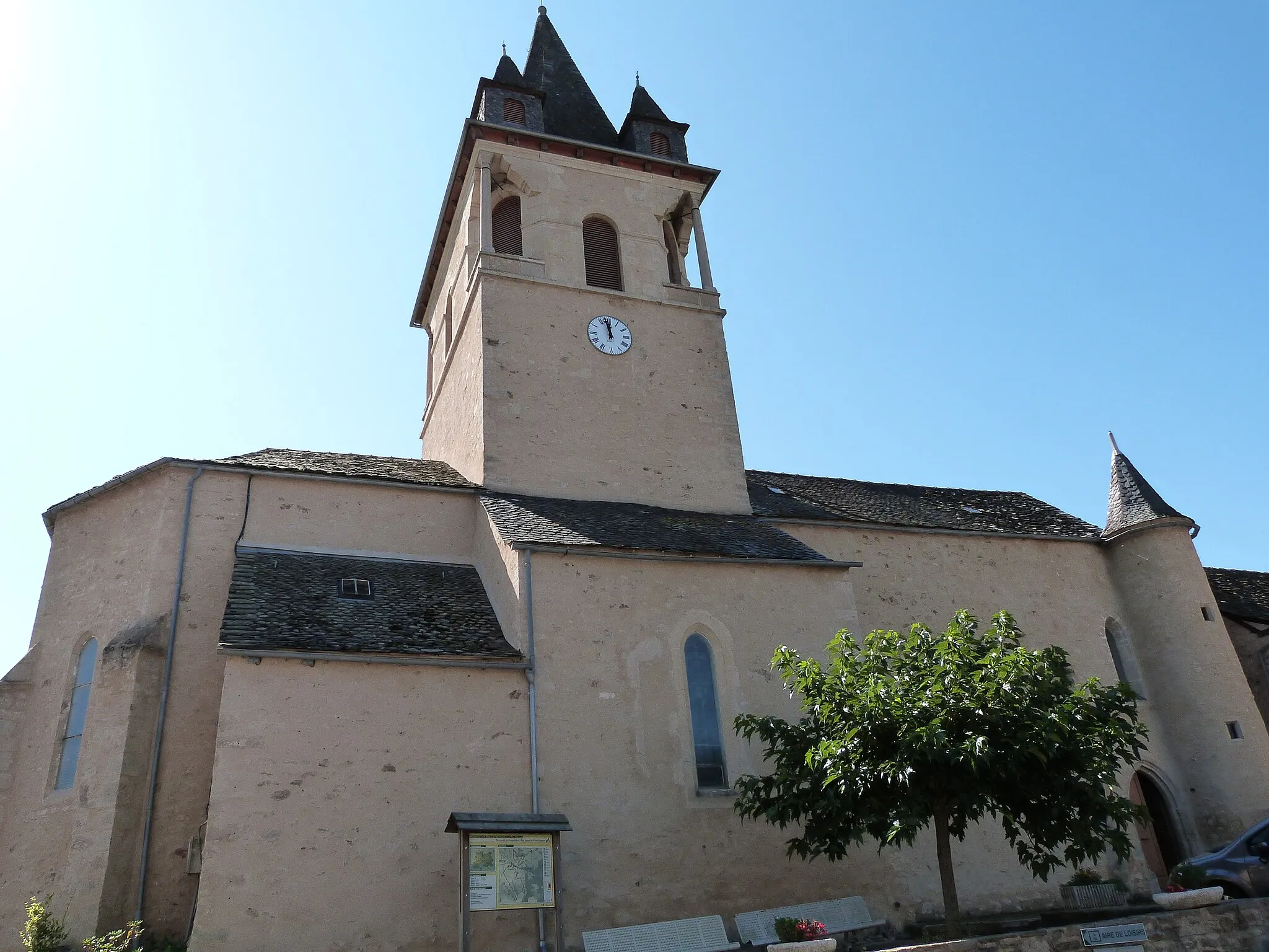 Photo showing: Façade nord de l'église