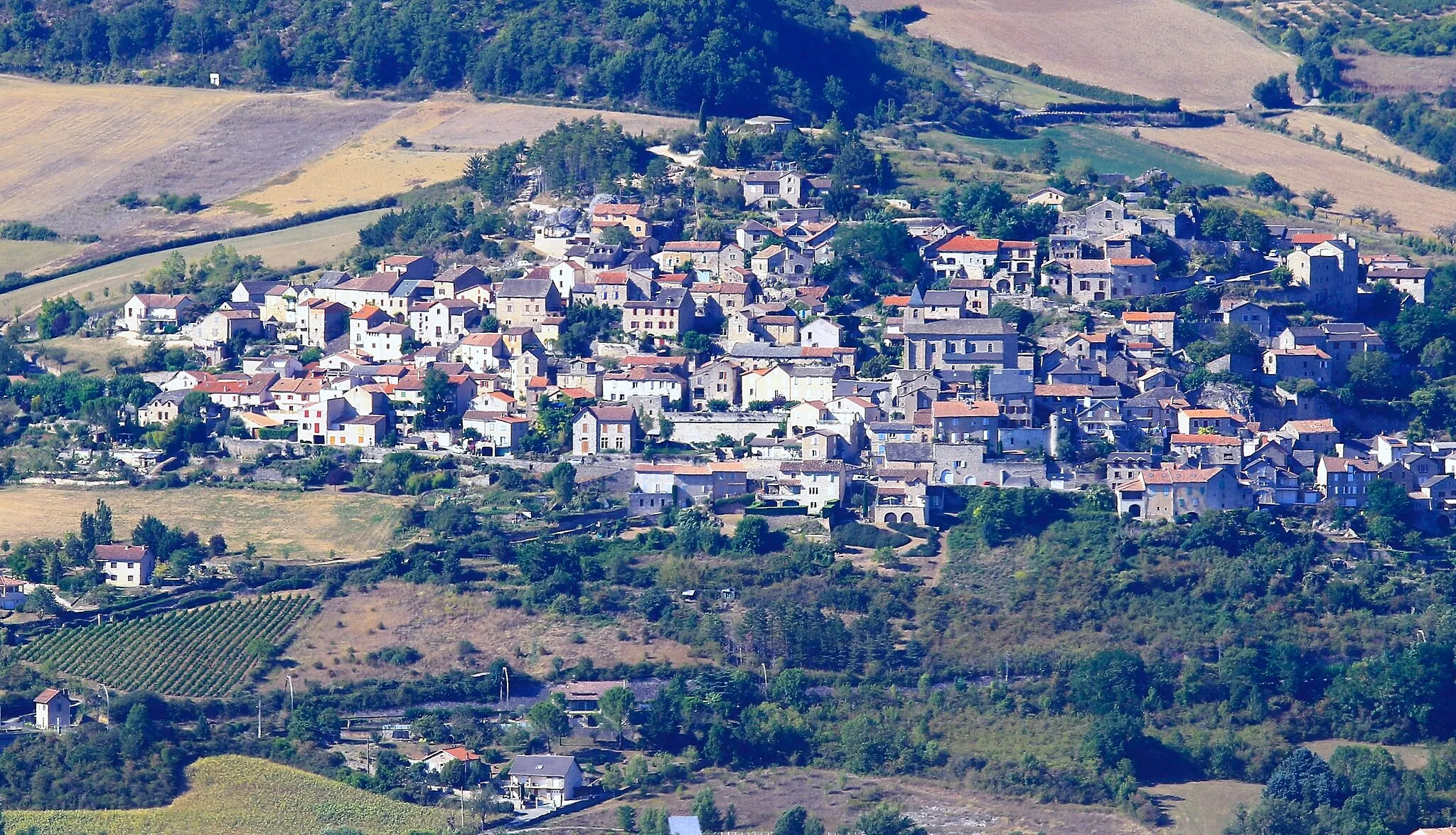 Photo showing: Église Saint-Vincent de Compeyre vu du Causse Noir