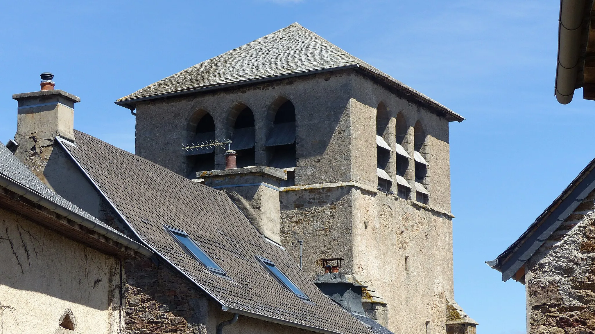 Photo showing: This building is indexed in the base Mérimée, a database of architectural heritage maintained by the French Ministry of Culture, under the reference PA00094027 .