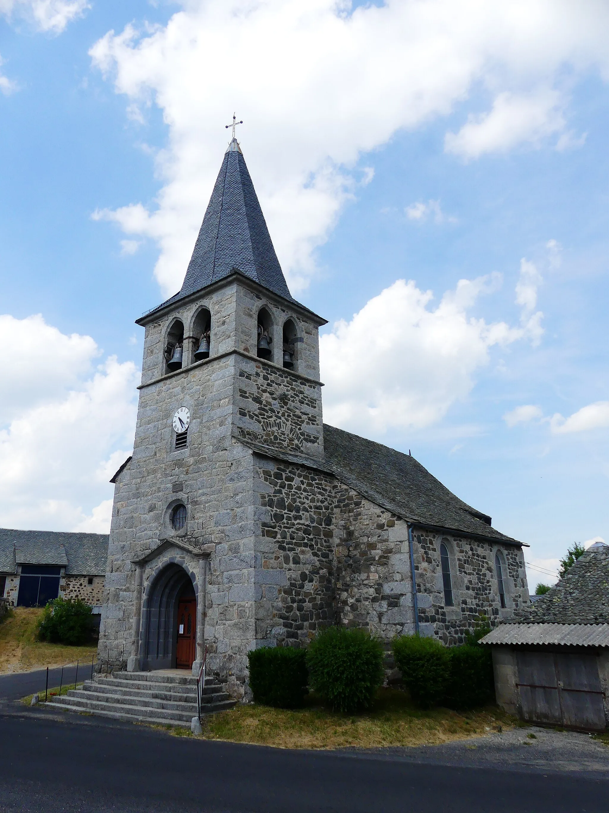 Photo showing: L'église d'Huparlac, Aveyron, France.