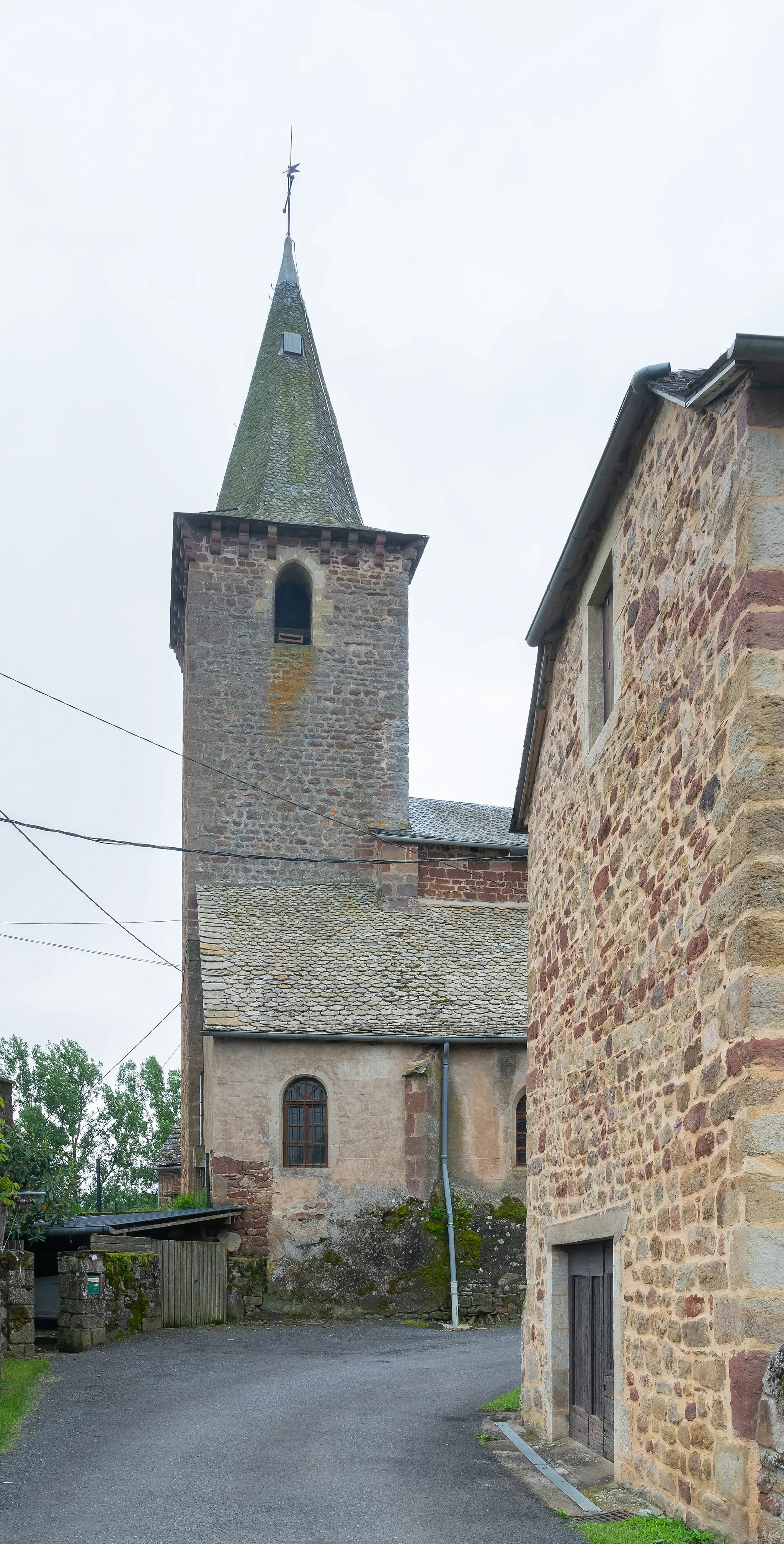 Photo showing: Church of the Assumption in La Loubière, Aveyron, France