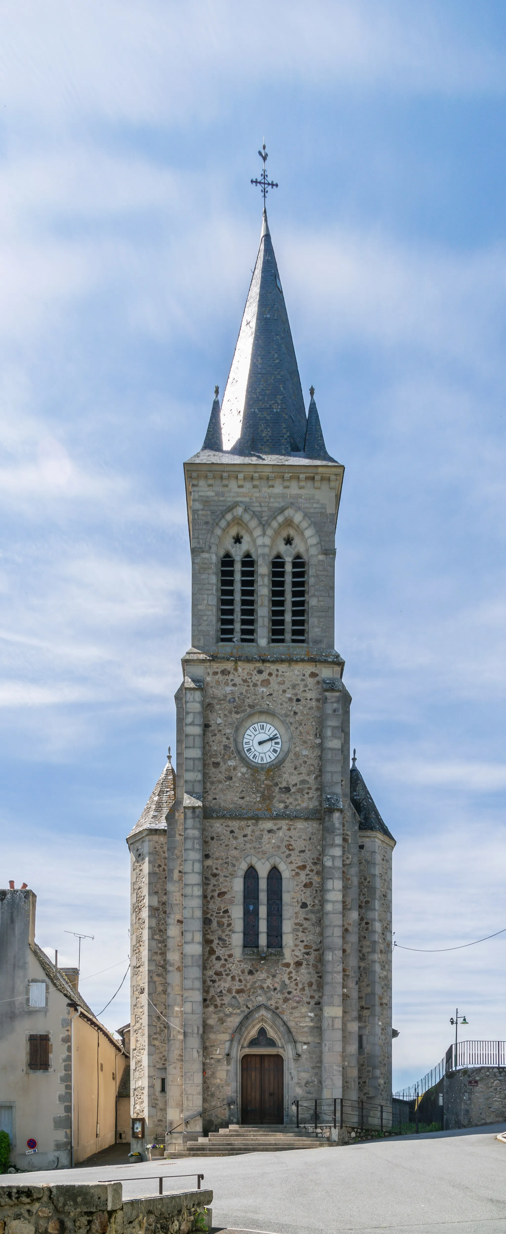 Photo showing: Saint John the Baptist church in La Fouillade, Aveyron, France