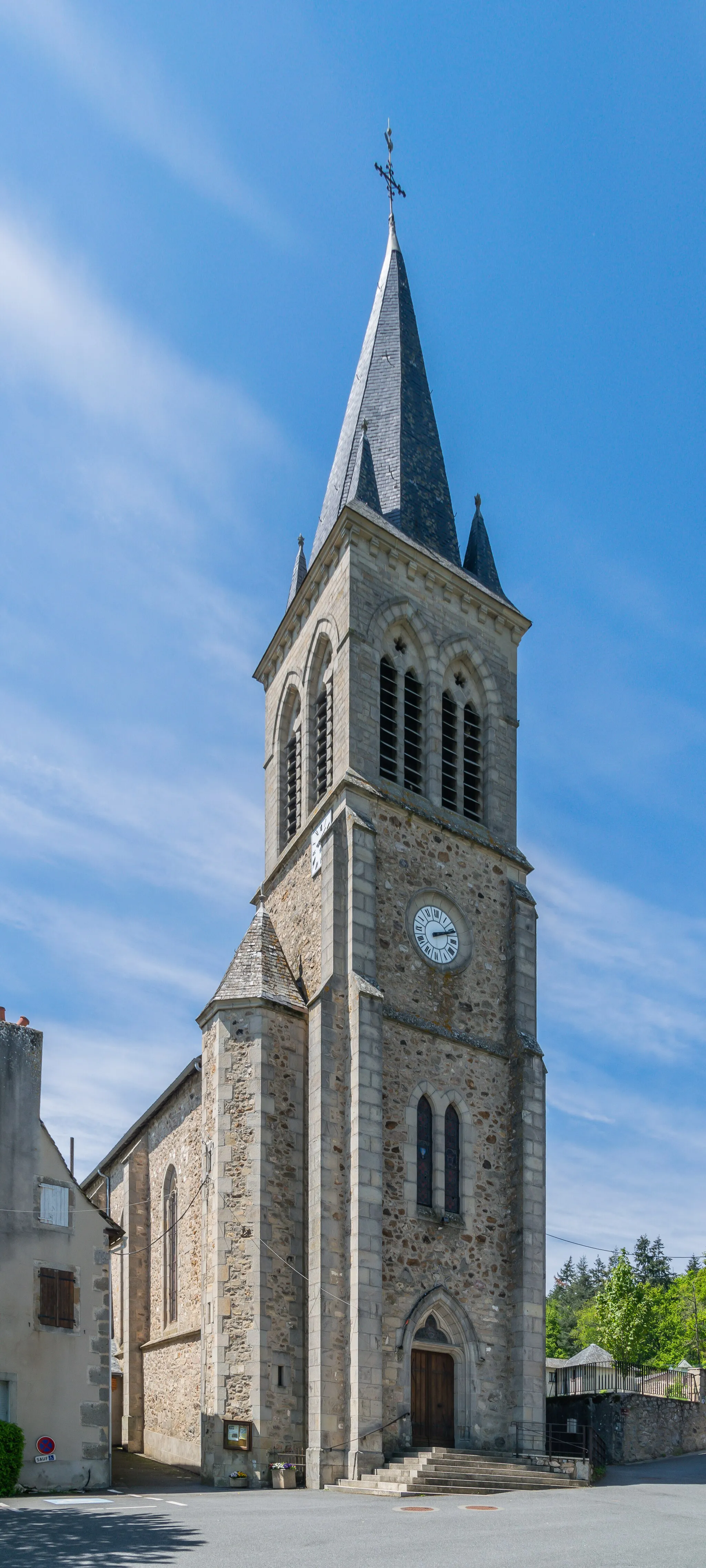 Photo showing: Saint John the Baptist church in La Fouillade, Aveyron, France