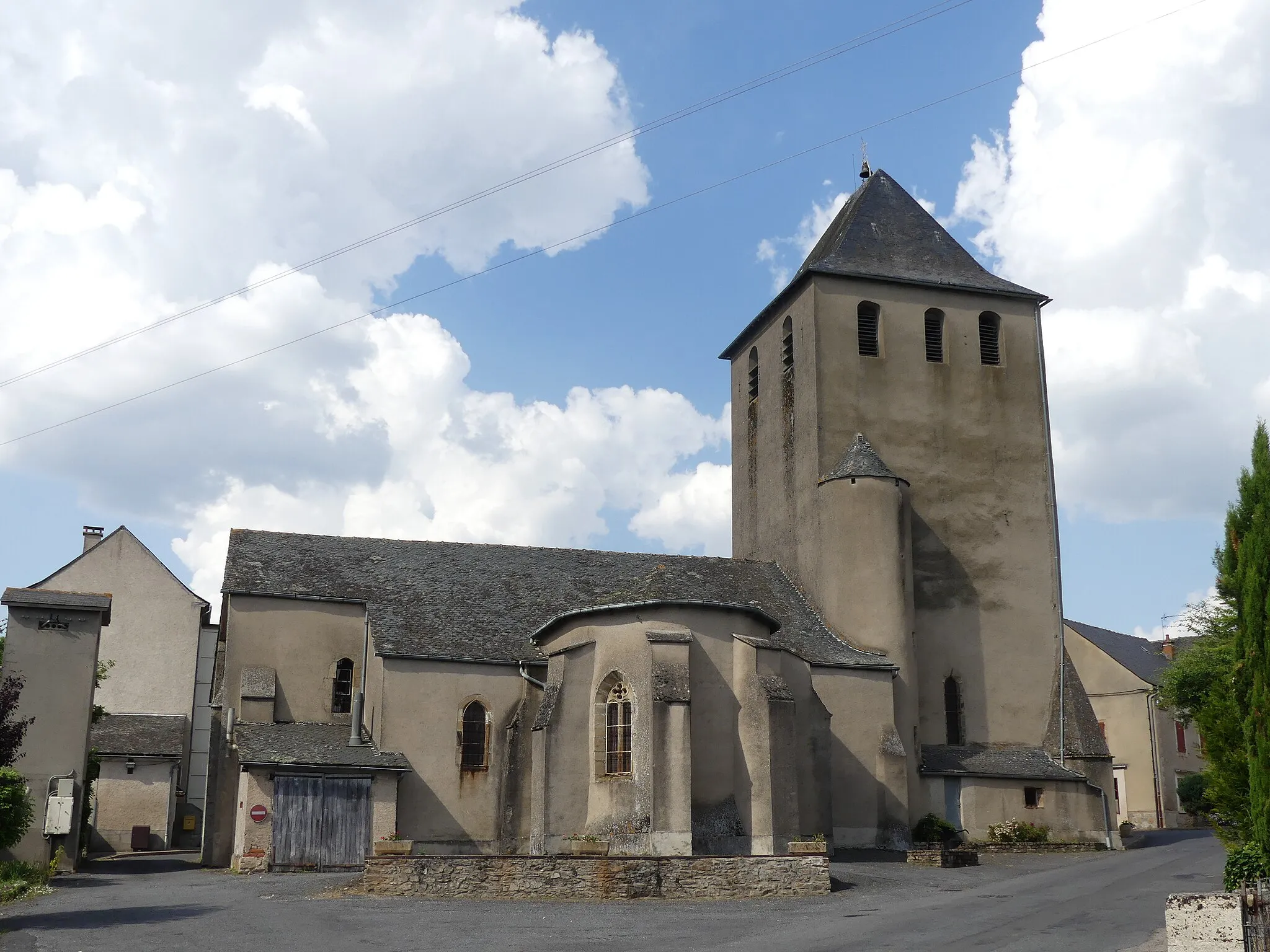 Photo showing: L'église de Lédergues, Aveyron, France.