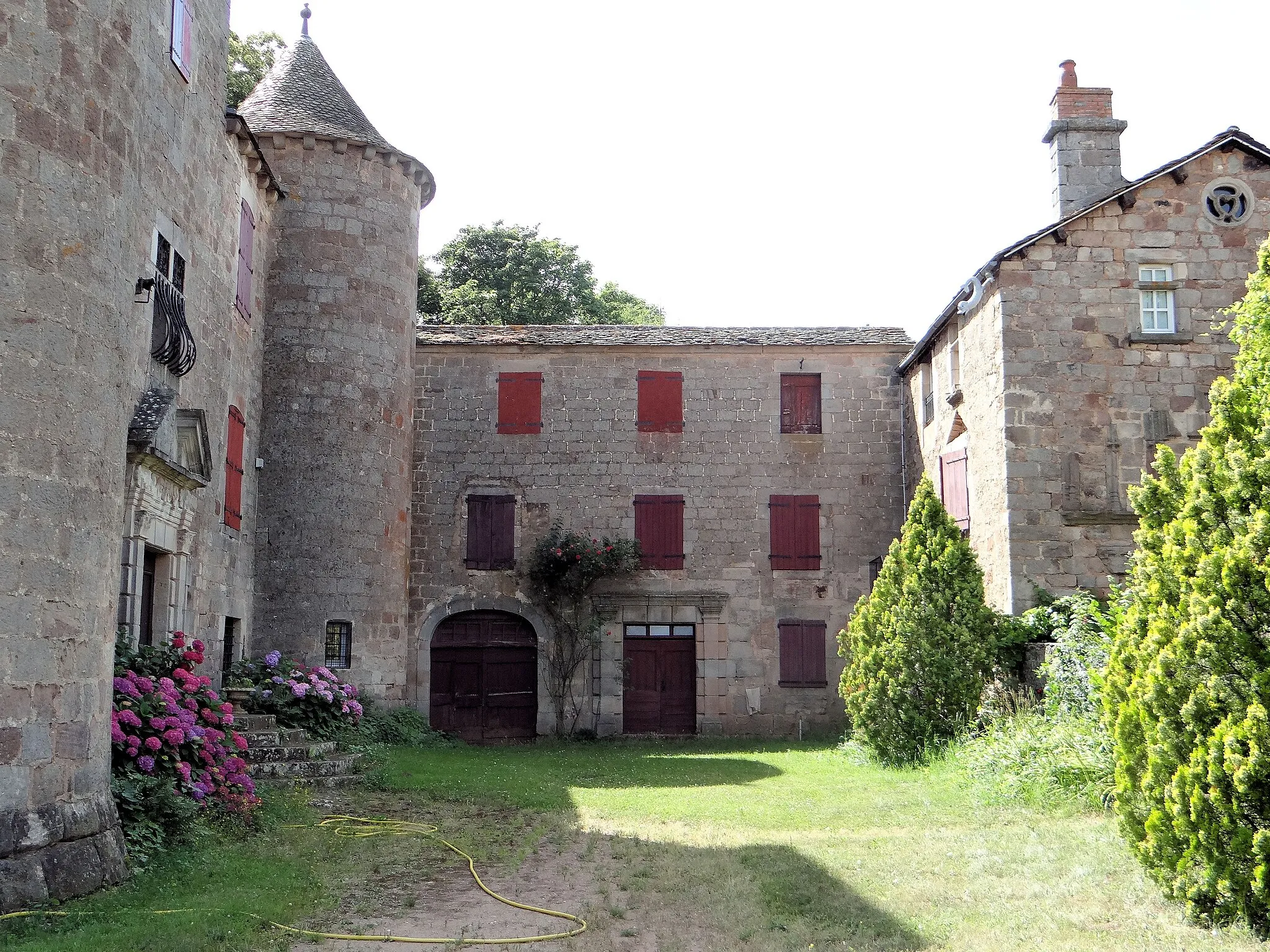 Photo showing: This building is inscrit au titre des monuments historiques de la France. It is indexed in the base Mérimée, a database of architectural heritage maintained by the French Ministry of Culture, under the reference PA00094067 .