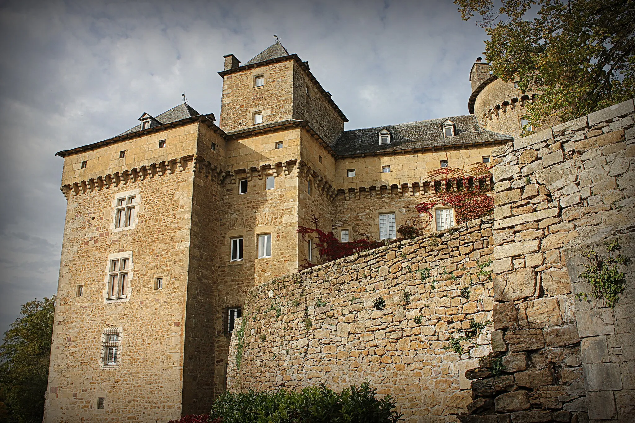 Photo showing: Château de Montrozier