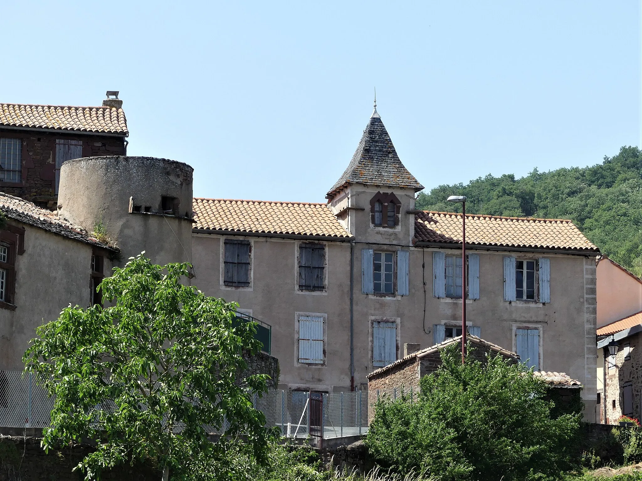 Photo showing: Maison dans le bourg de Rebourguil, Aveyron, France.