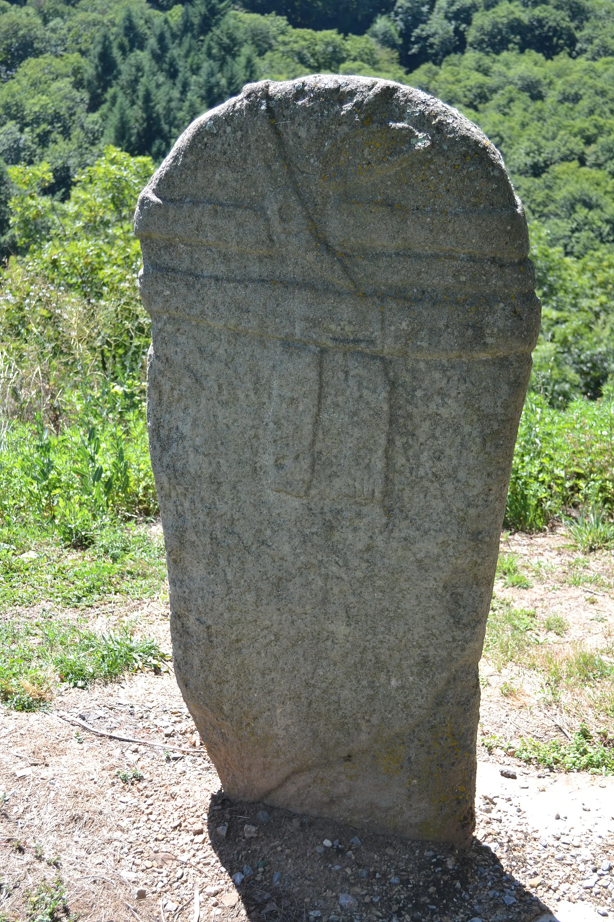 Photo showing: Copie de la statue-menhir (rectoo) n°1 de Pousthomy, Aveyron.