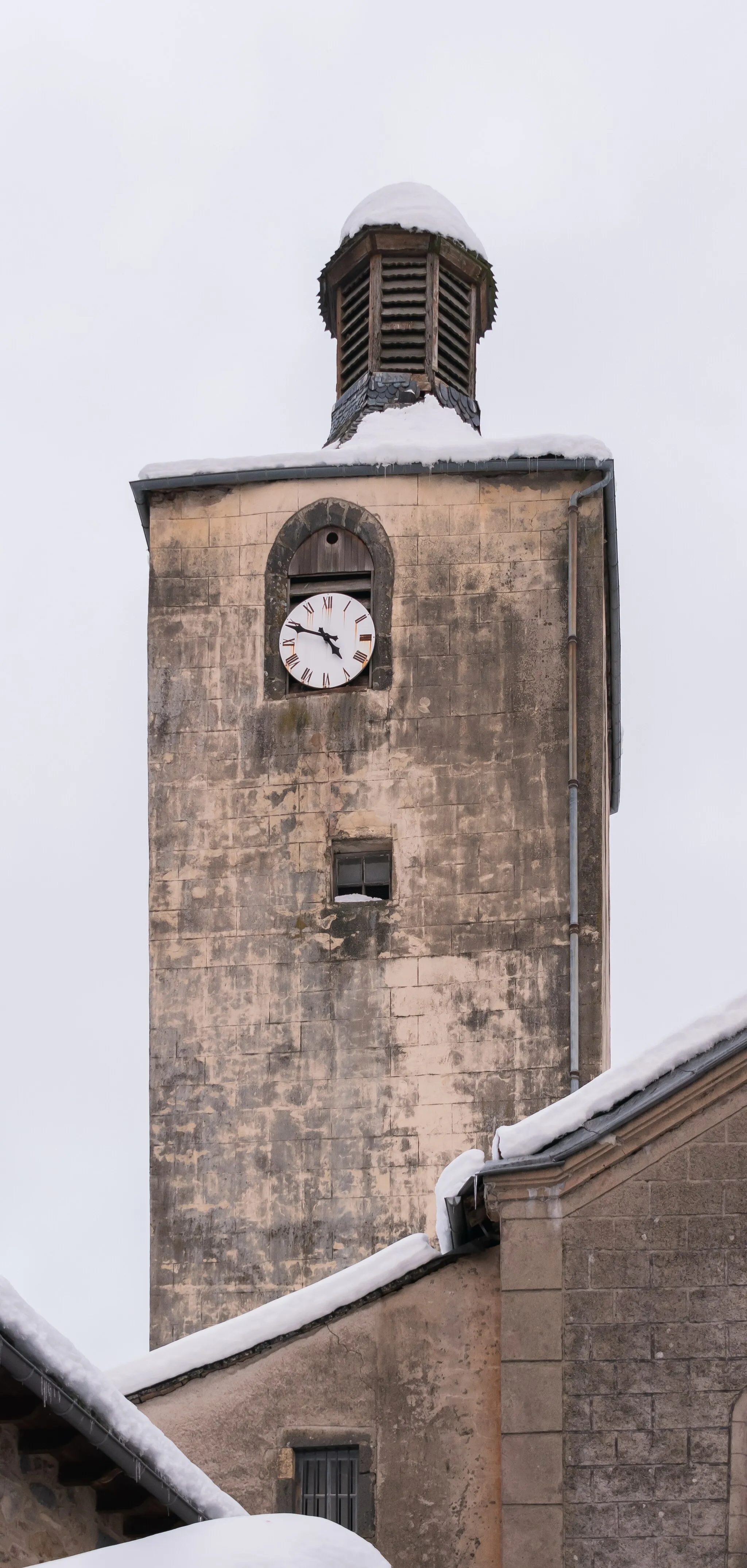 Photo showing: Bell tower of the Saint Eligius Church in Saint-Chély-d'Aubrac, Aveyron, France