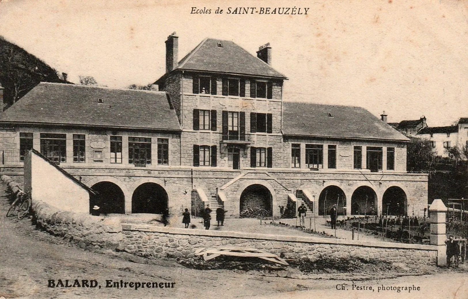 Photo showing: Saint-Beauzély – Ecoles