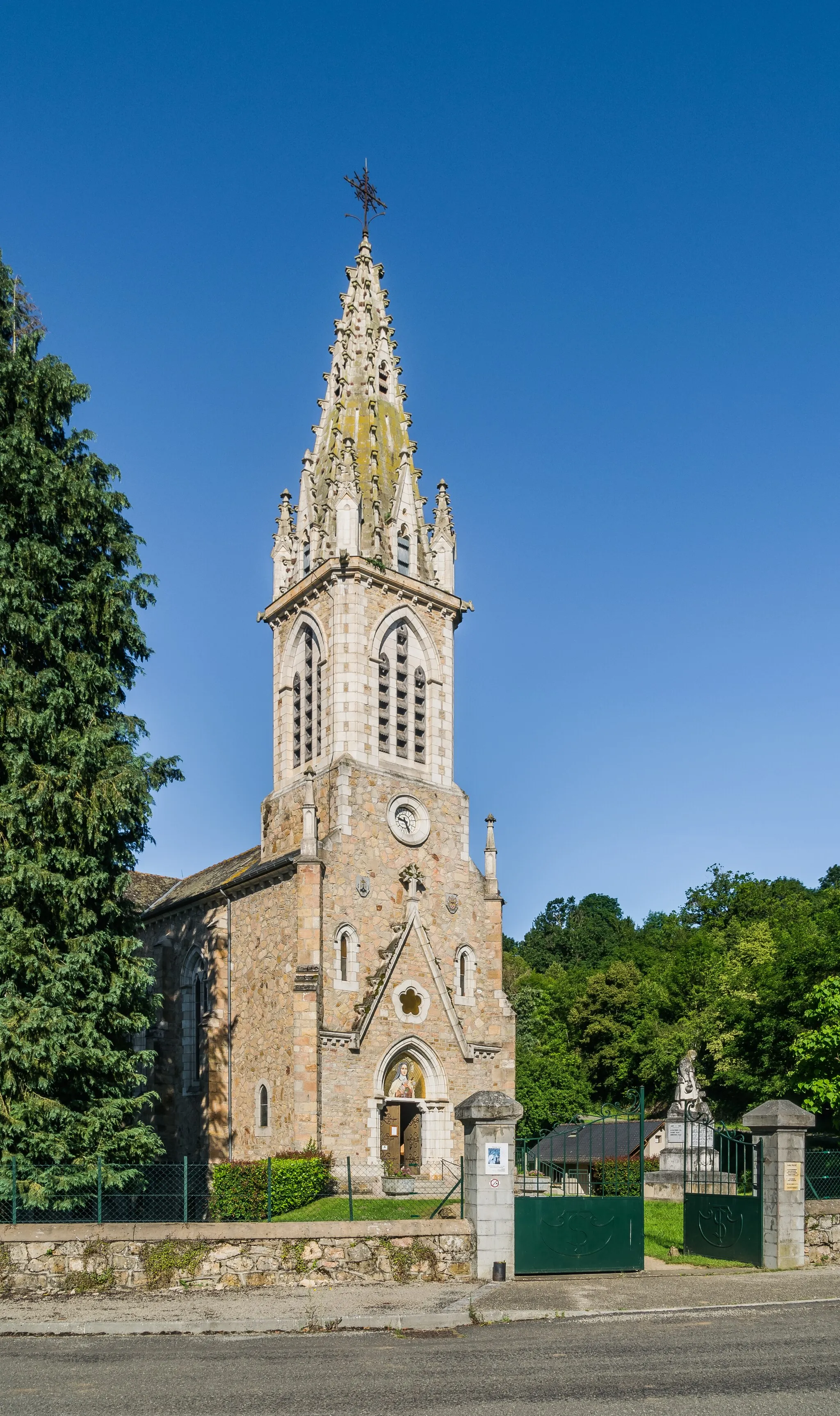 Photo showing: Saint Therese Sanctuary of Saint Igest, Aveyron, France