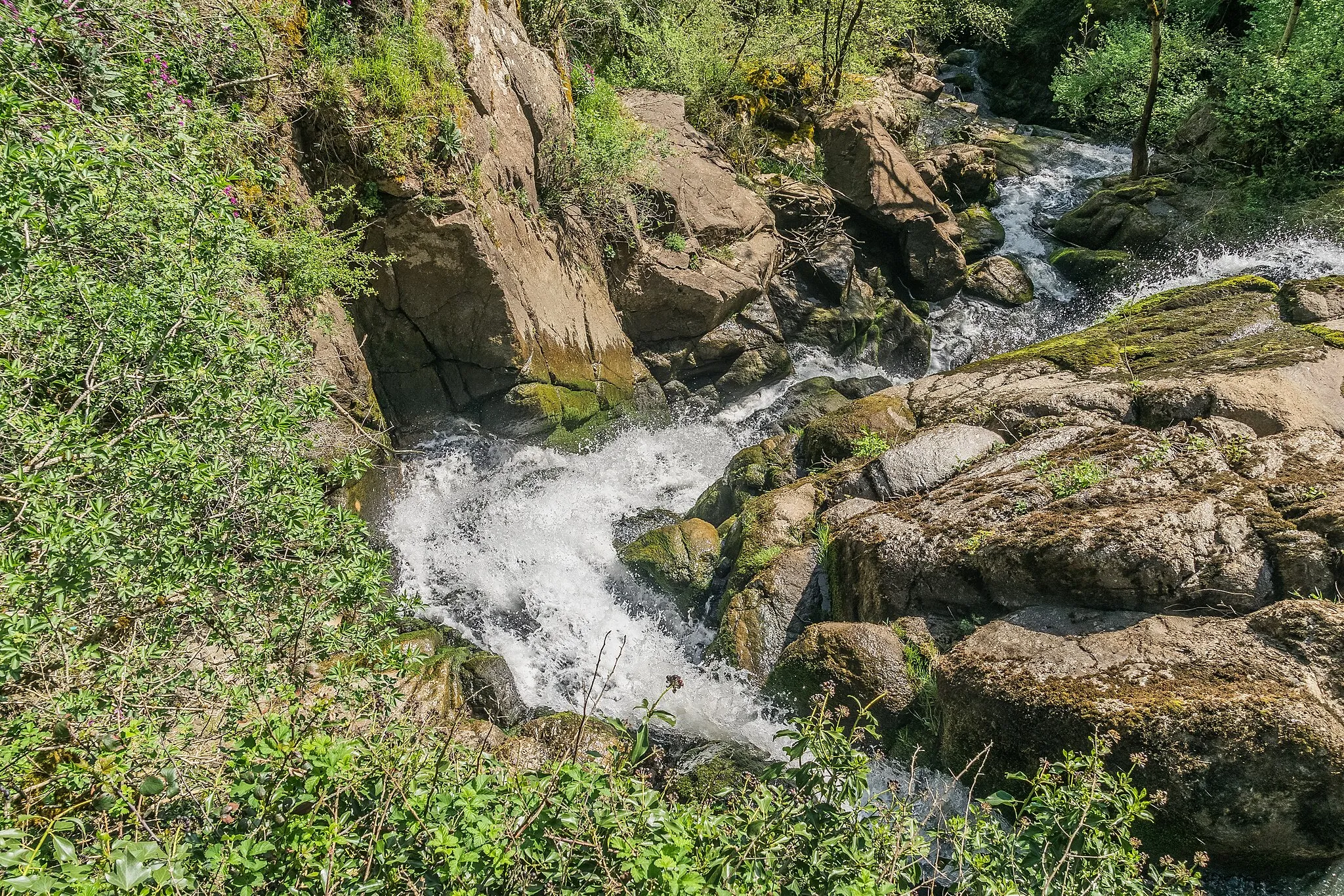 Photo showing: Cascade de Polissal in communes Muret and Saint-Félix-de-Lunel, Aveyron, France