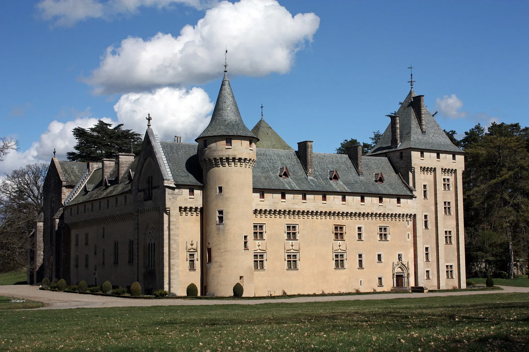 Photo showing: Loc-Dieu Abbey - West face.