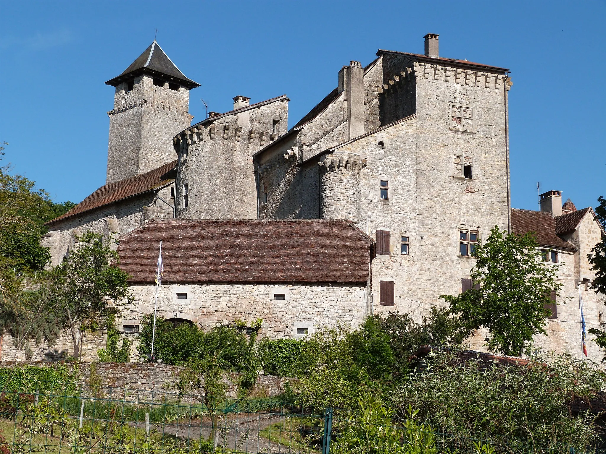 Photo showing: This building is indexed in the base Mérimée, a database of architectural heritage maintained by the French Ministry of Culture, under the reference PA00094240 .