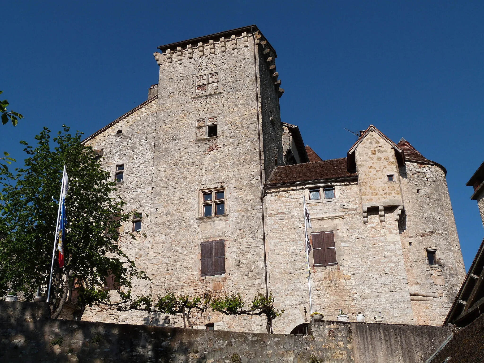 Photo showing: Façade ouest du château de Salvagnac-Cajarc (Aveyron, France)