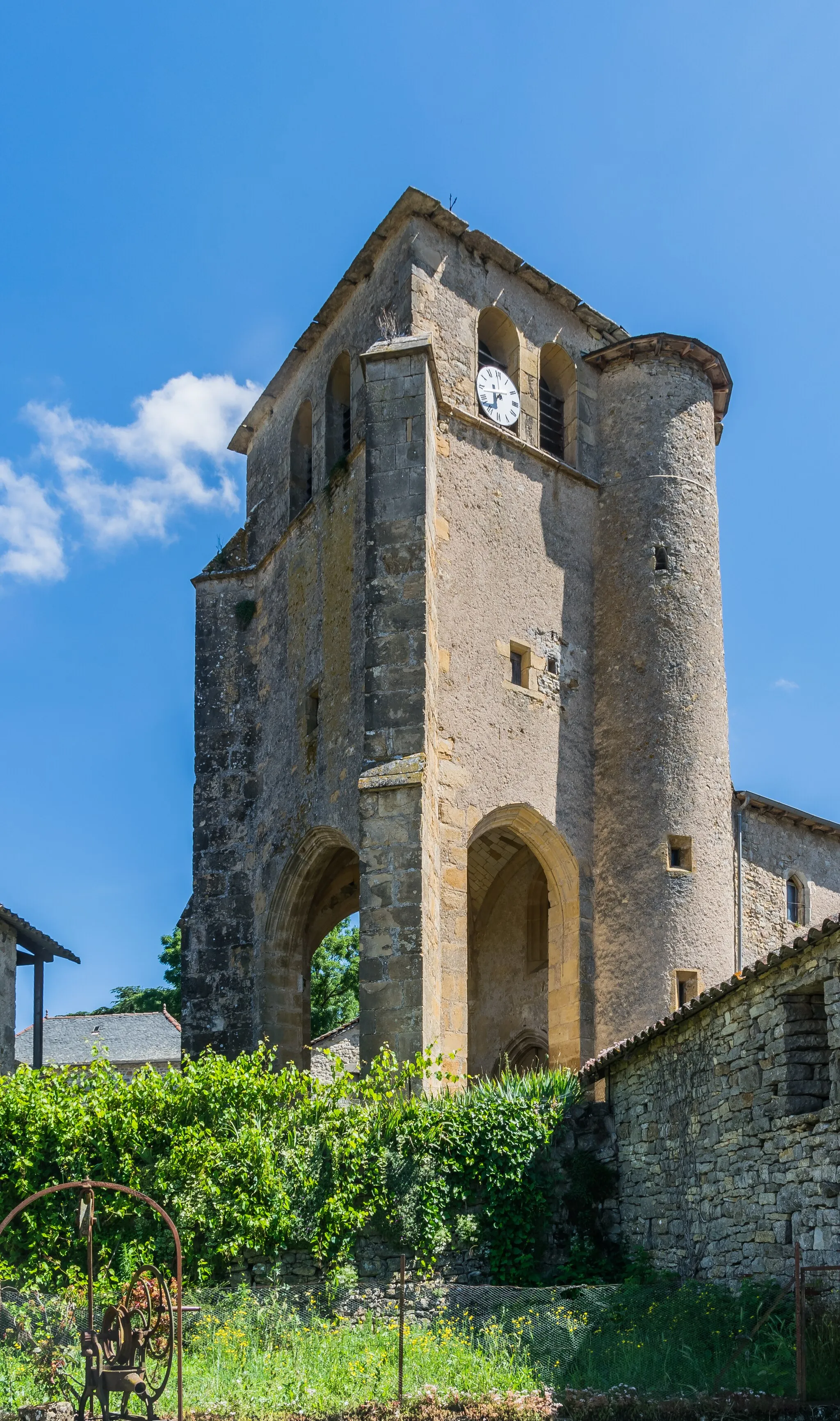 Photo showing: Bell tower of the Saint Michael church of Toulonjac, Aveyron, France