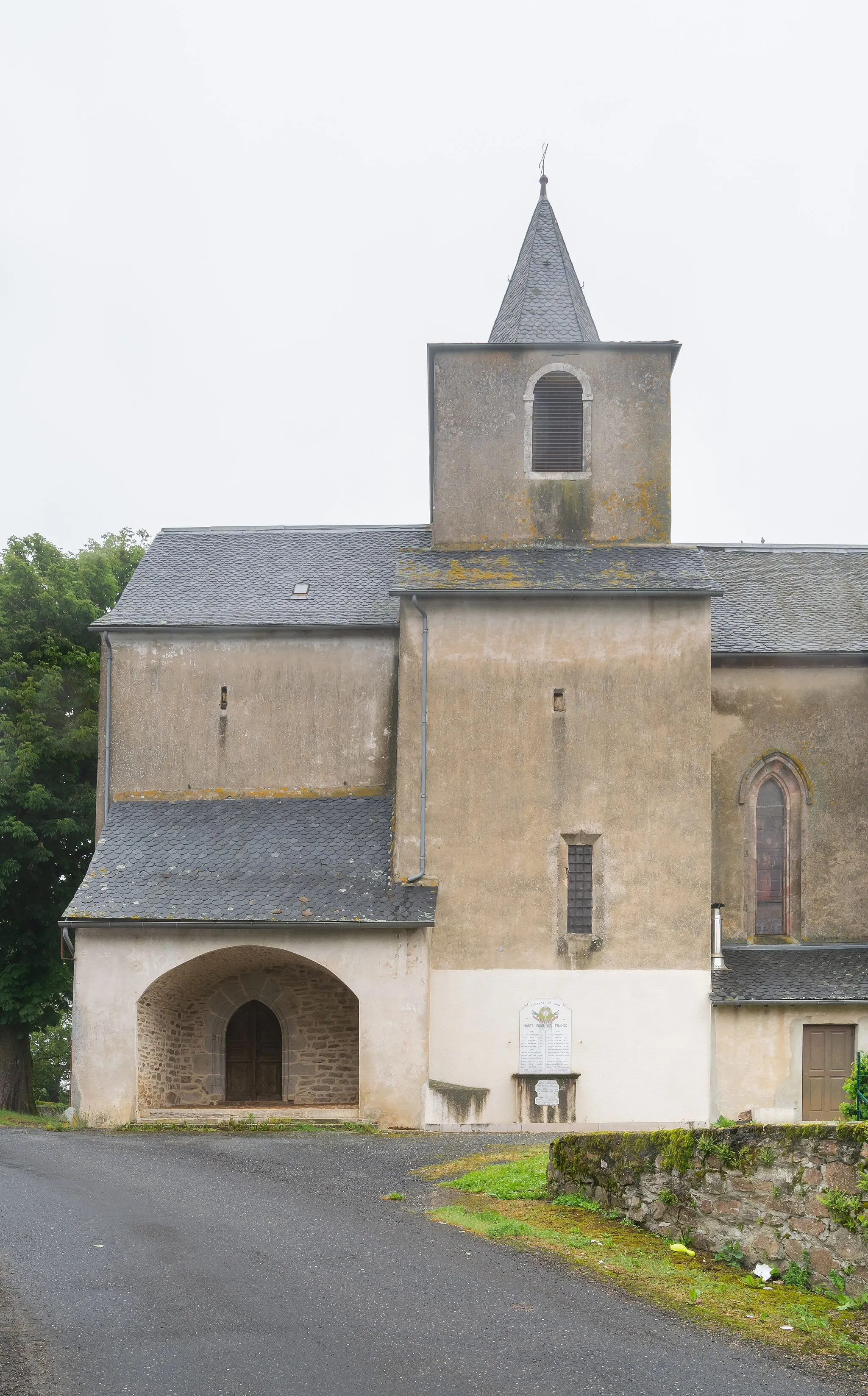 Photo showing: Saint Mary church in Vors in commune of Baraqueville, Aveyron, France