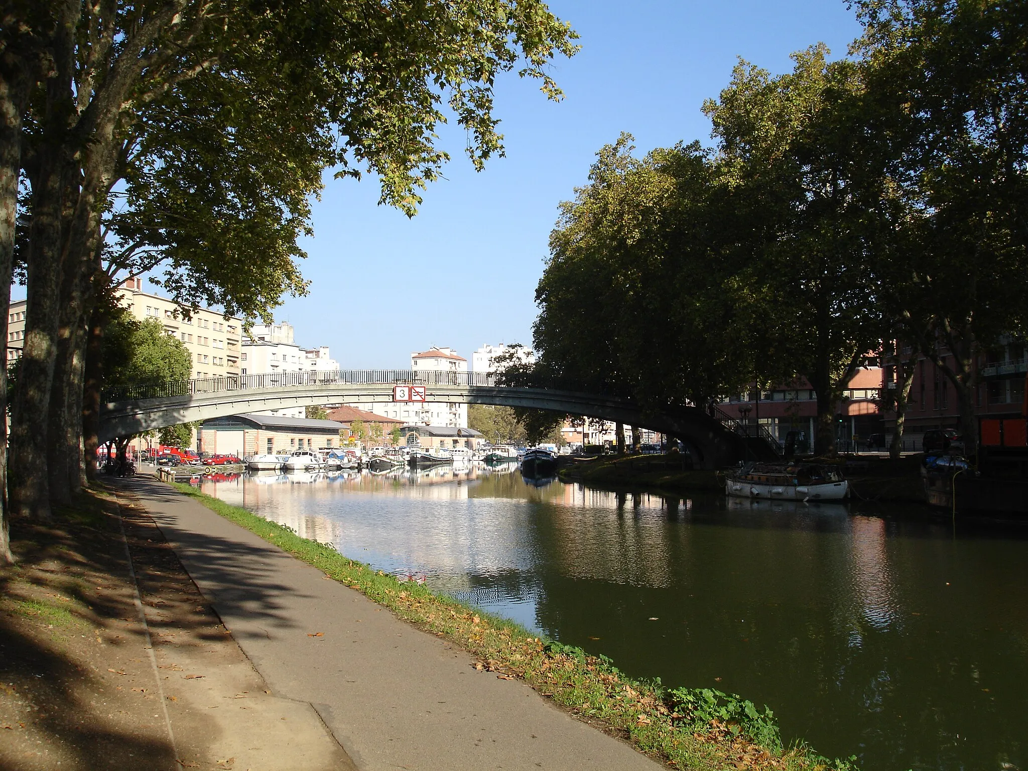 Photo showing: Saint-Sauveur Harbour, Toulouse, France.