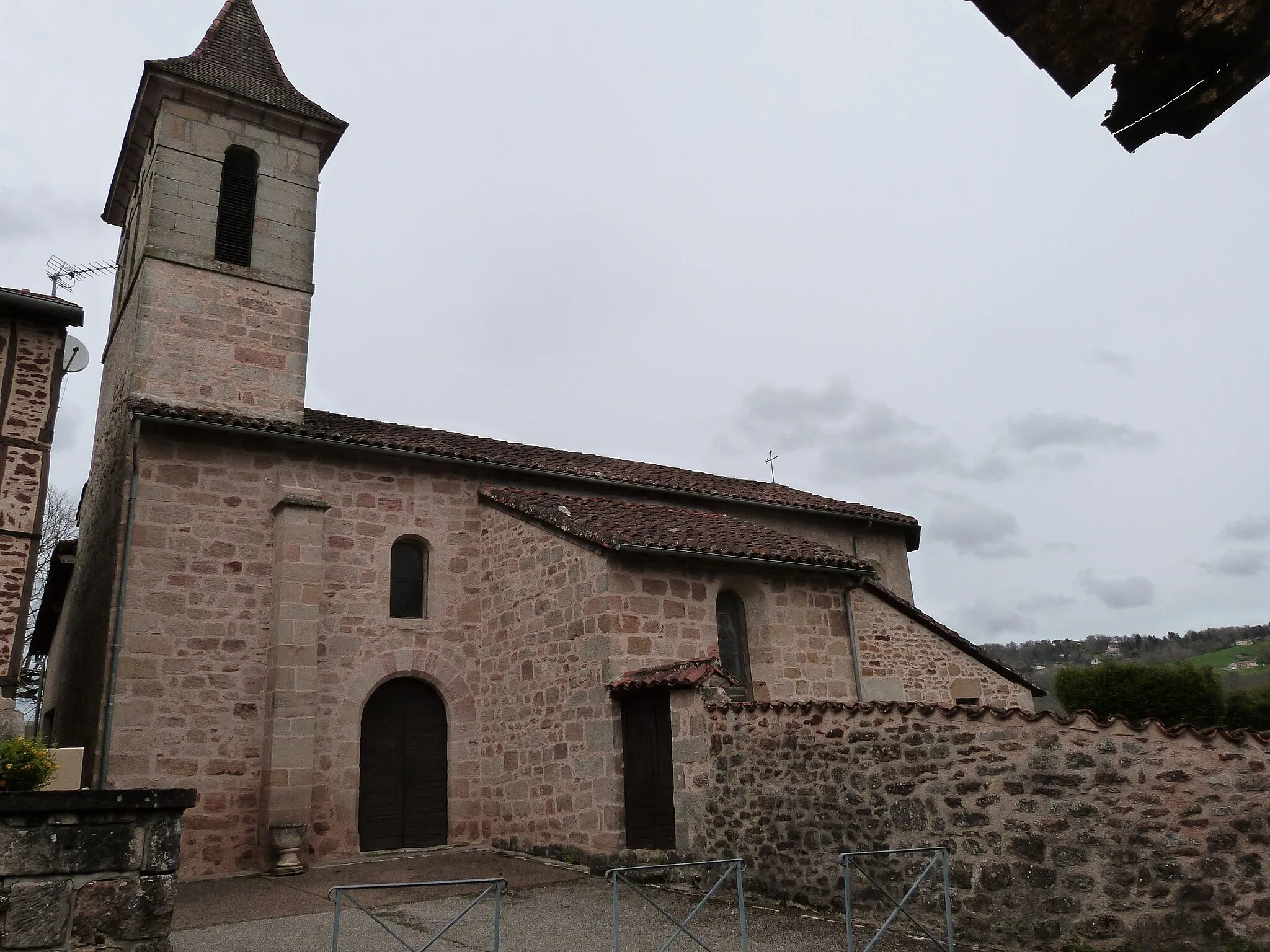 Photo showing: Eglise Saint-Pierre de Planioles (Lot)