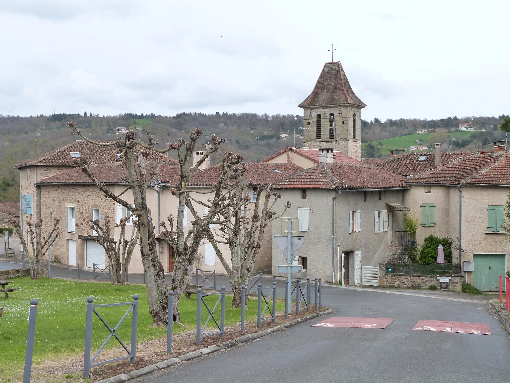 Photo showing: Vue sur Planioles (département du Lot) depuis la D 840