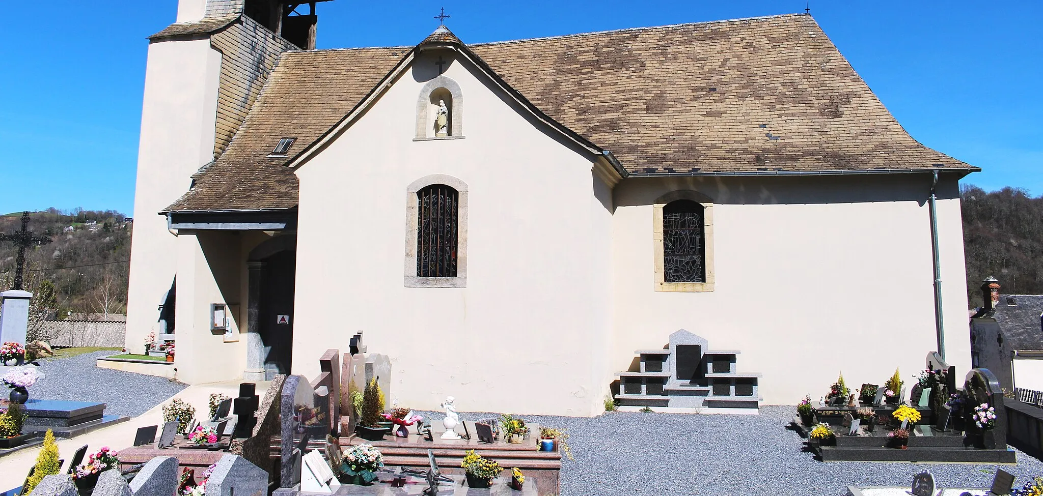 Photo showing: Cimetière d'Arcizac-ez-Angles (Hautes-Pyrénées)