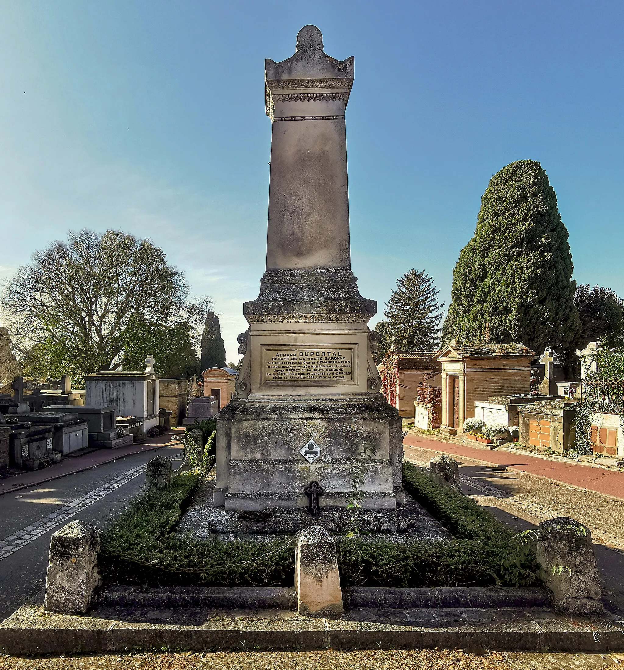 Photo showing: Terre-Cabade cemetery in Toulouse - Monument for Armand Duportal