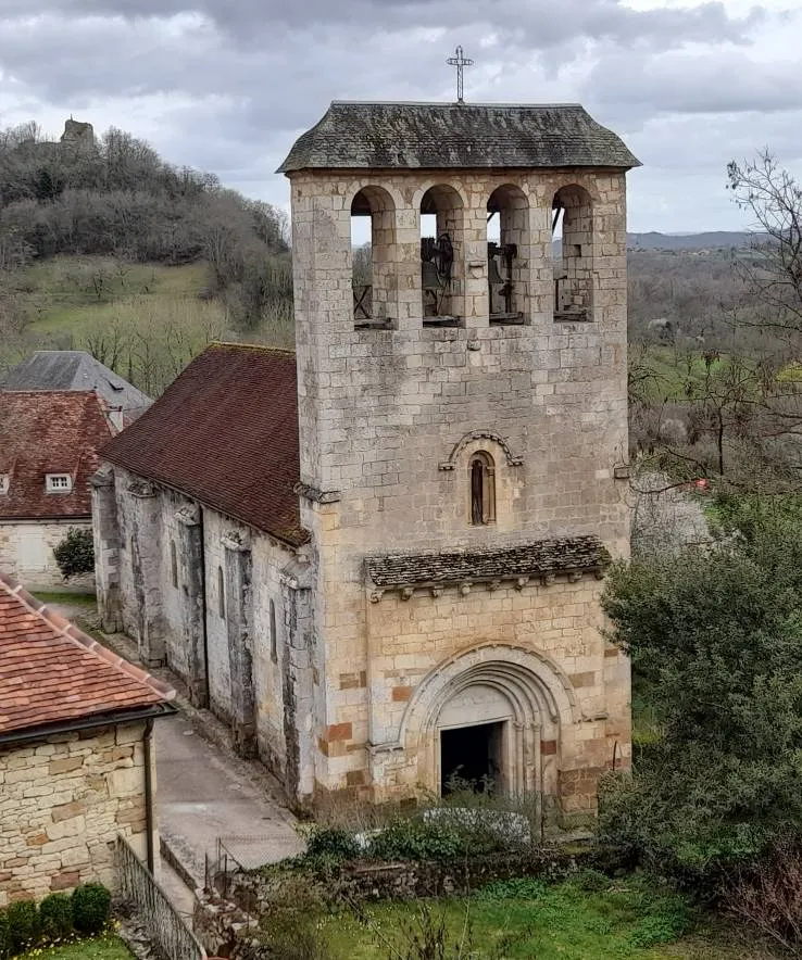 Photo showing: Cazillac church, north of Lot department in France.